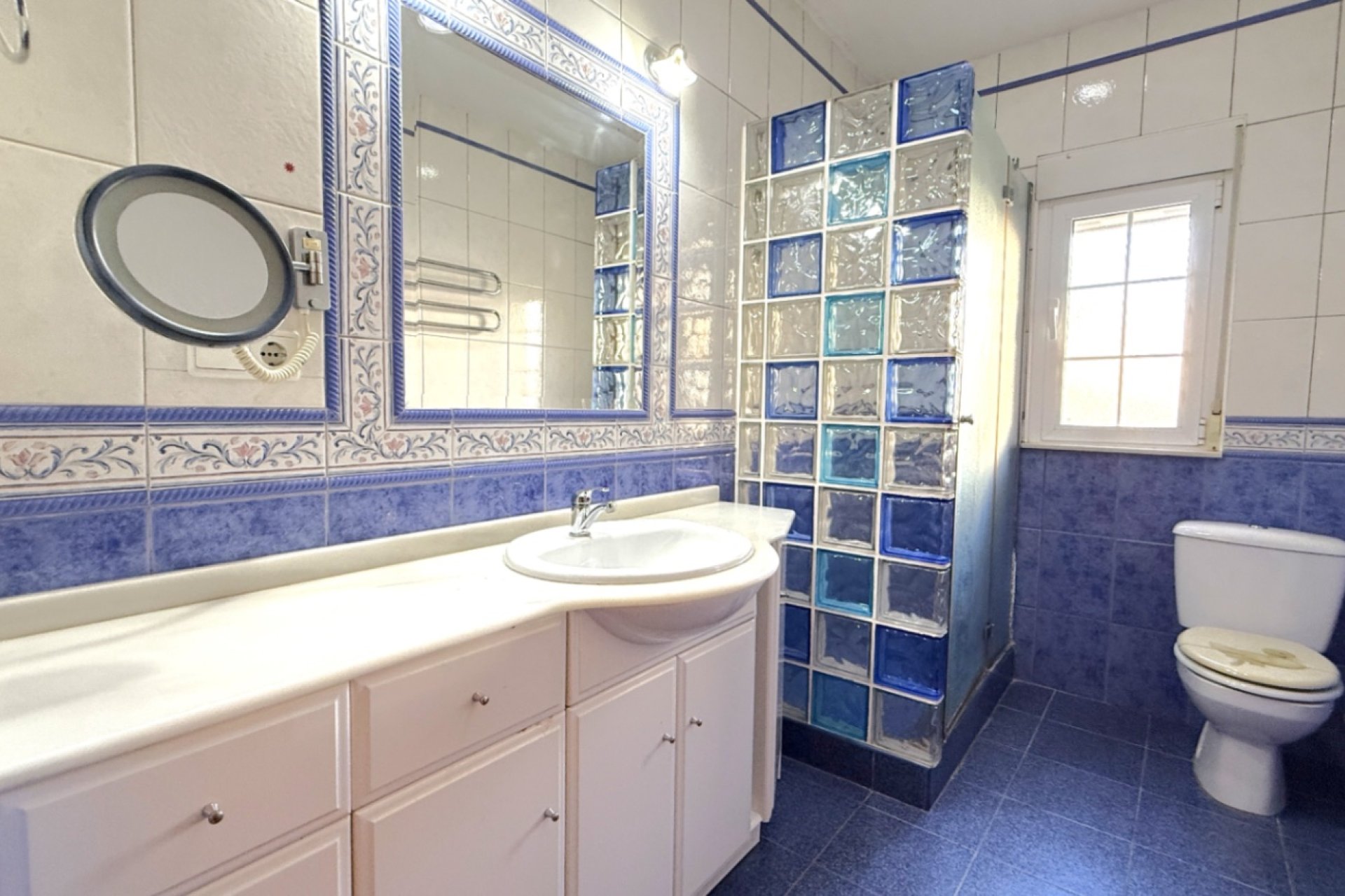 Resale - Villa -
Pilar de la Horadada - Costa Blanca