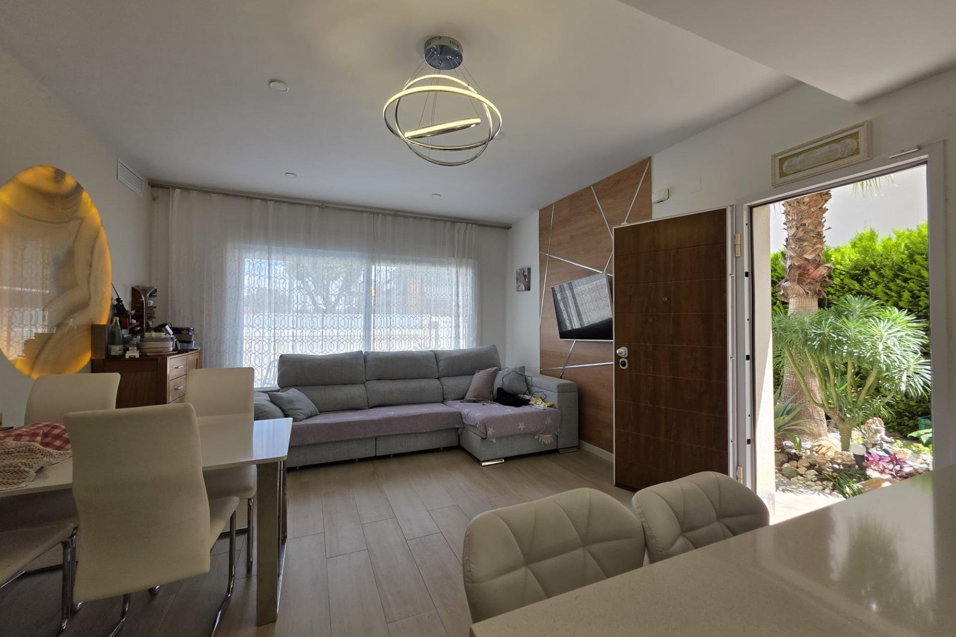 Resale - Villa -
Pilar de la Horadada - Zona Pueblo