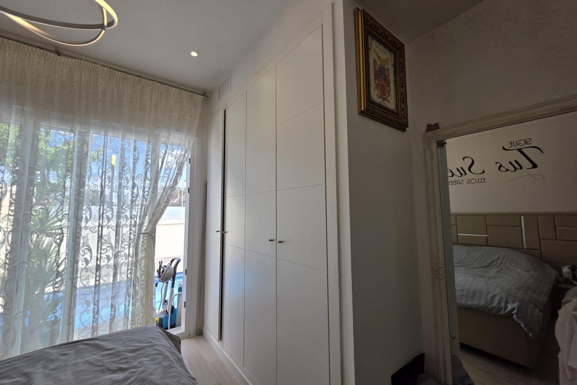 Resale - Villa -
Pilar de la Horadada - Zona Pueblo