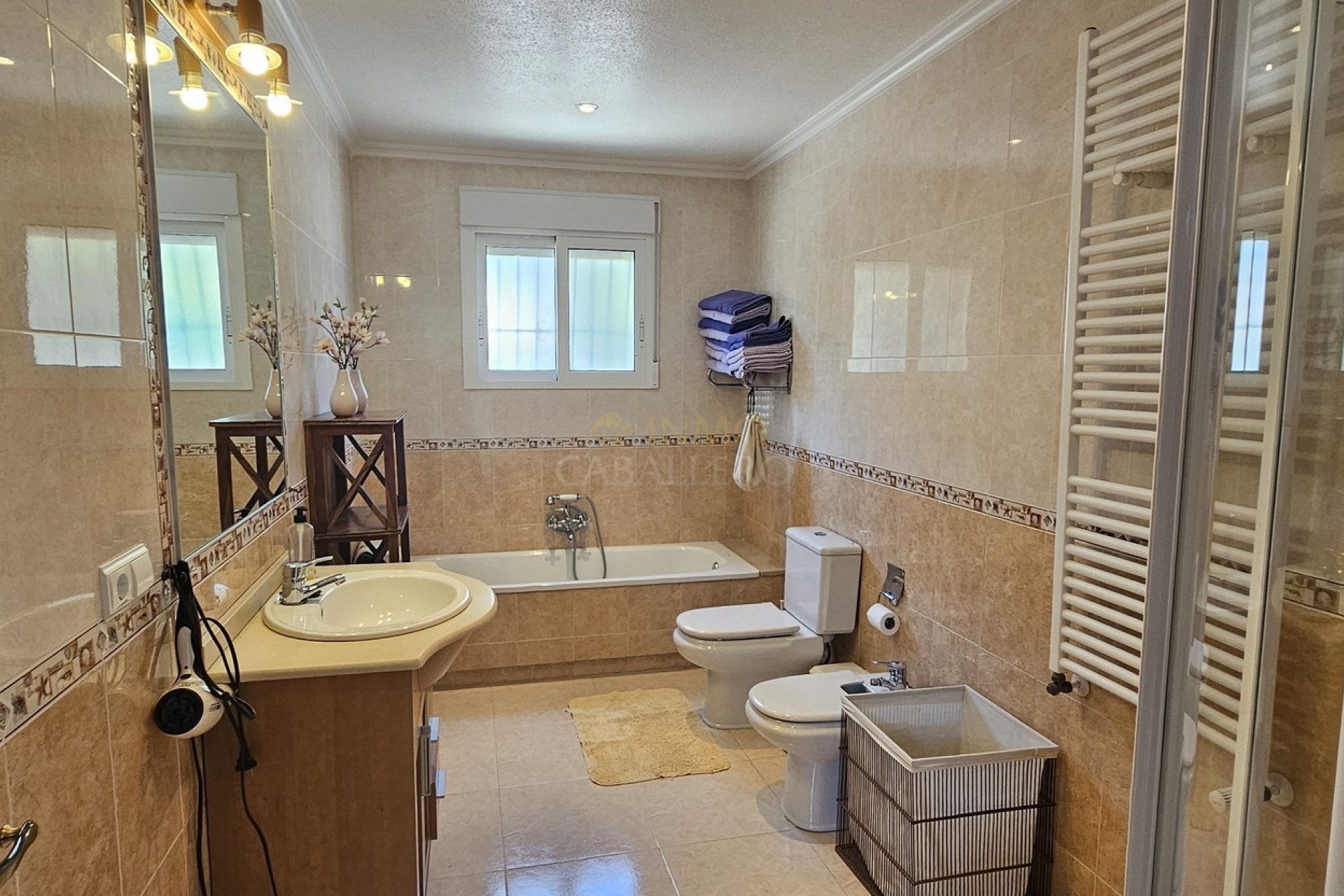 Resale - Villa -
Pinar de Campoverde - Inland