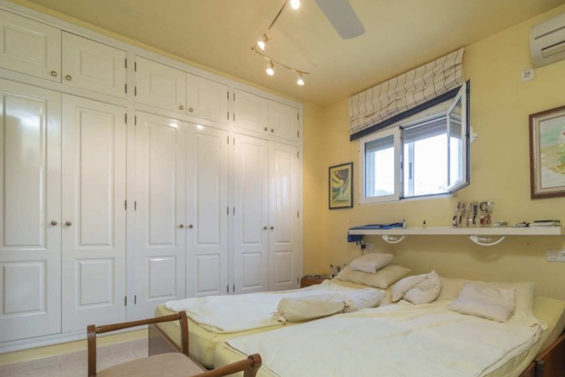 Resale - Villa -
Pinar de Campoverde - Inland