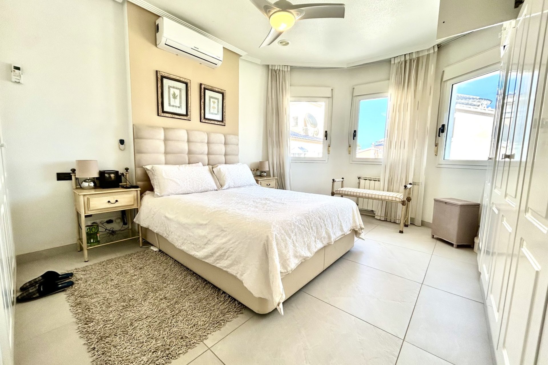 Resale - Villa -
Pinar de Campoverde - Inland