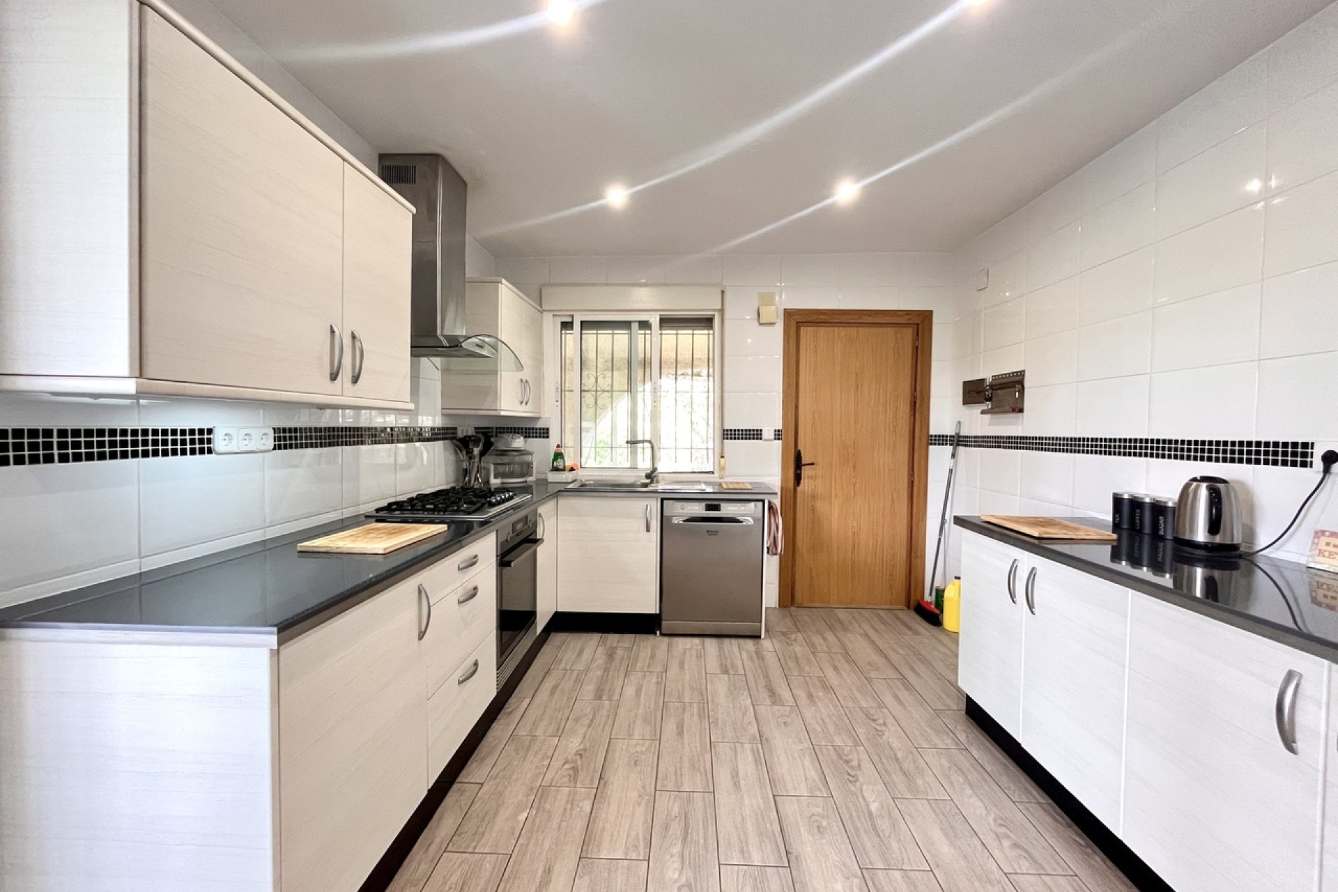 Resale - Villa -
Pinar de Campoverde - Inland