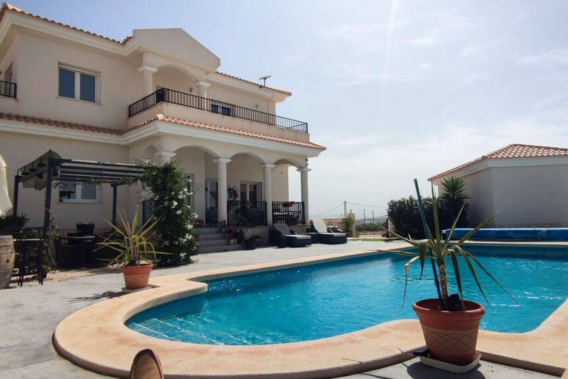 Resale - Villa -
Pinoso - Inland