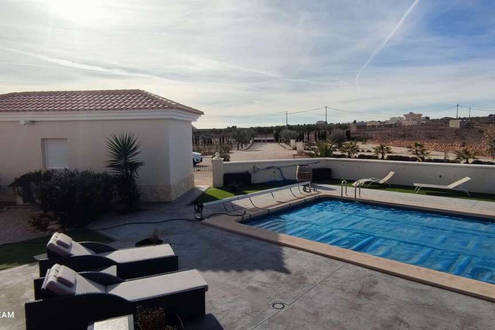 Resale - Villa -
Pinoso - Inland
