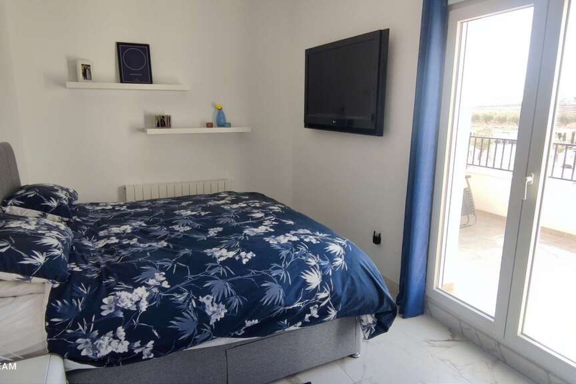 Resale - Villa -
Pinoso - Inland