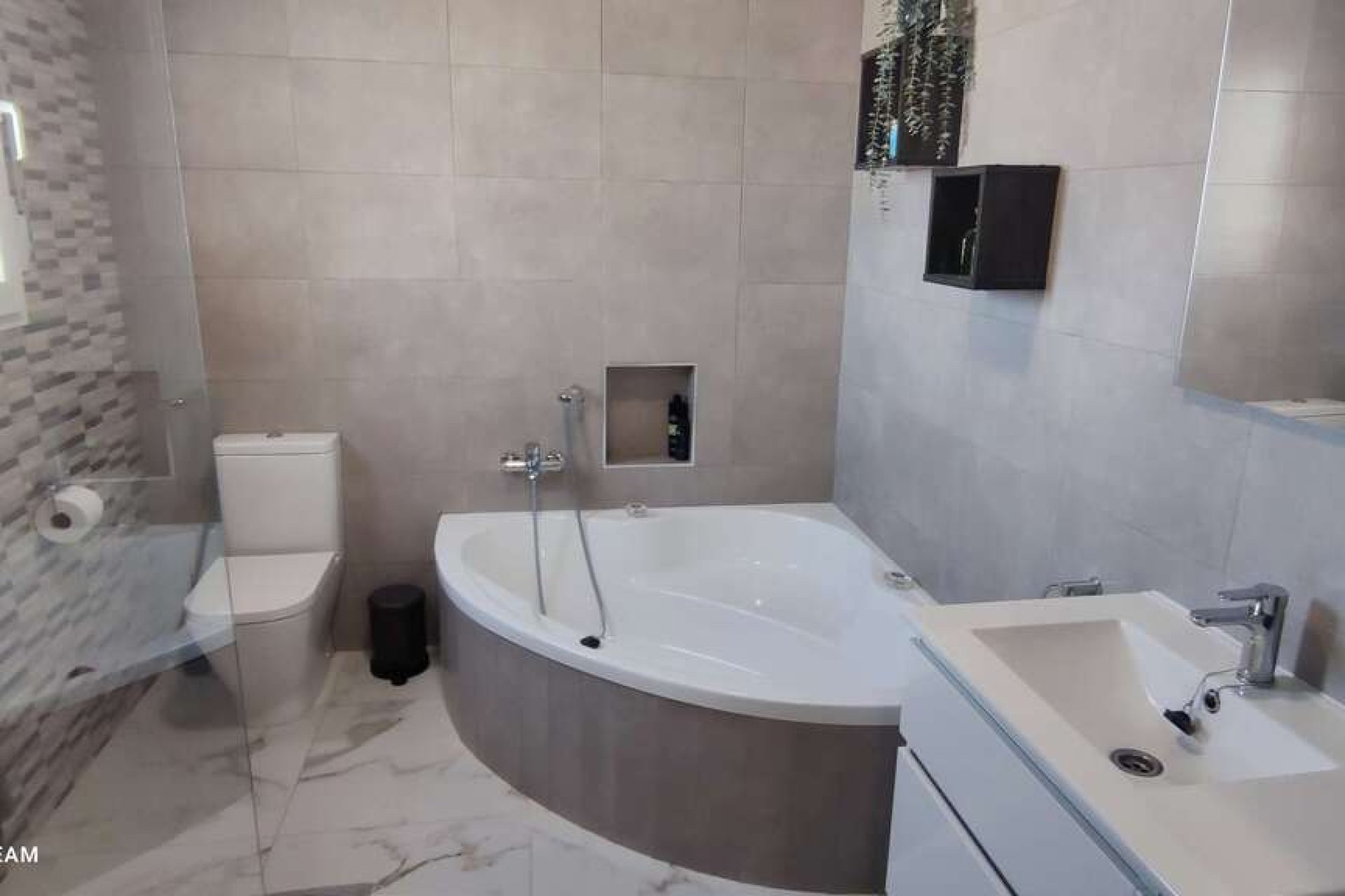 Resale - Villa -
Pinoso - Inland