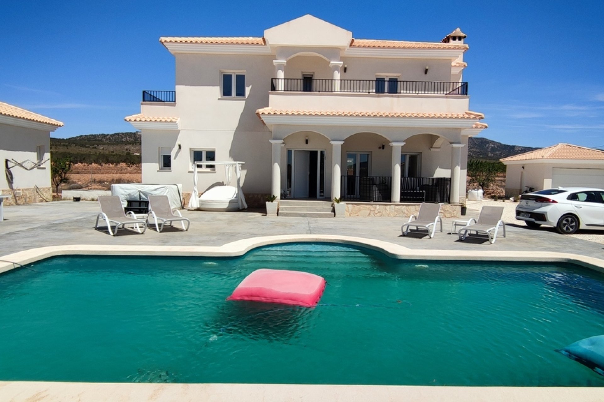 Resale - Villa -
Pinoso - Inland