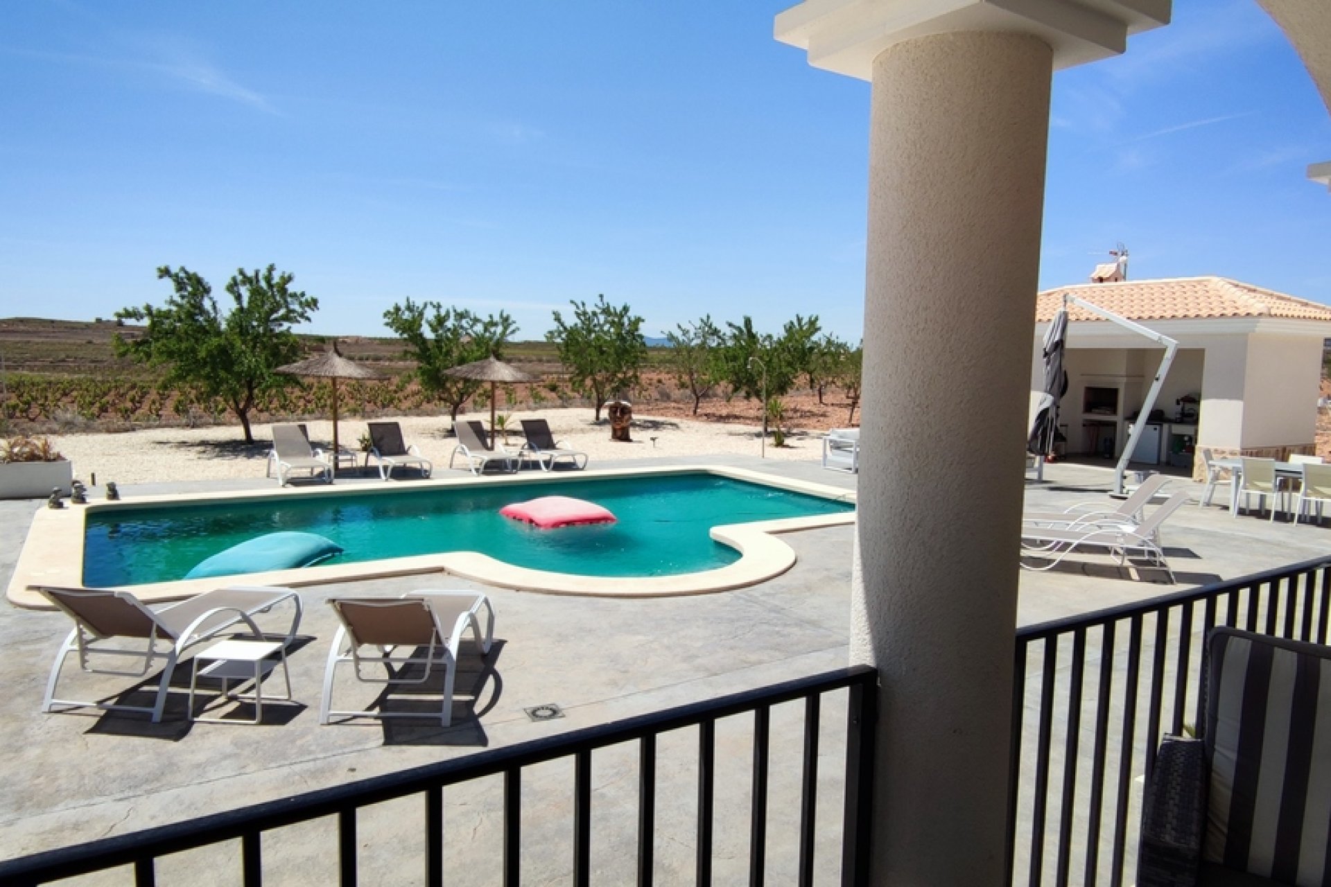 Resale - Villa -
Pinoso - Inland