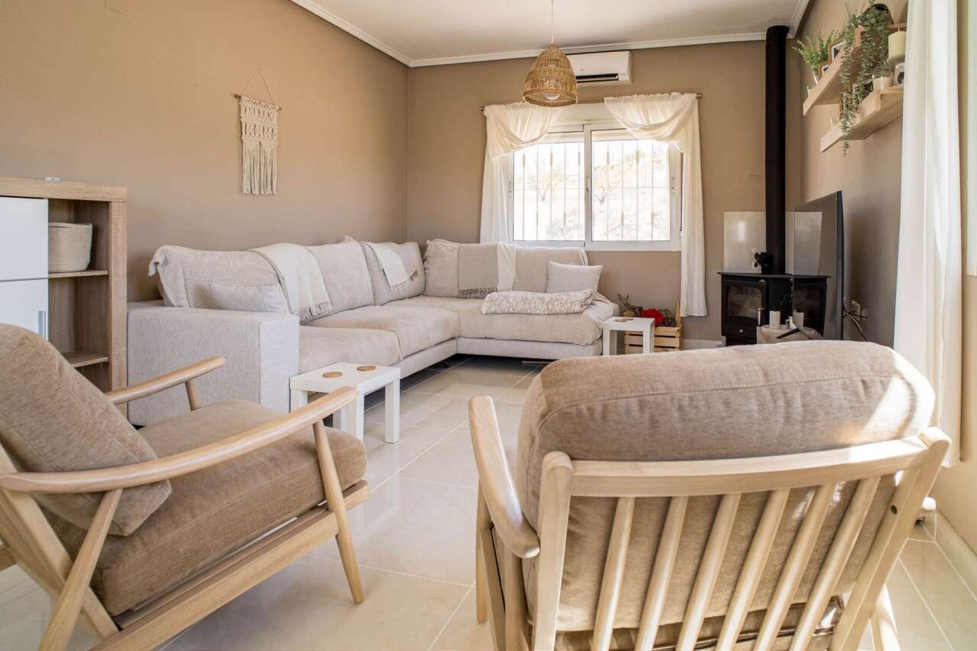 Resale - Villa -
Pinoso - Inland