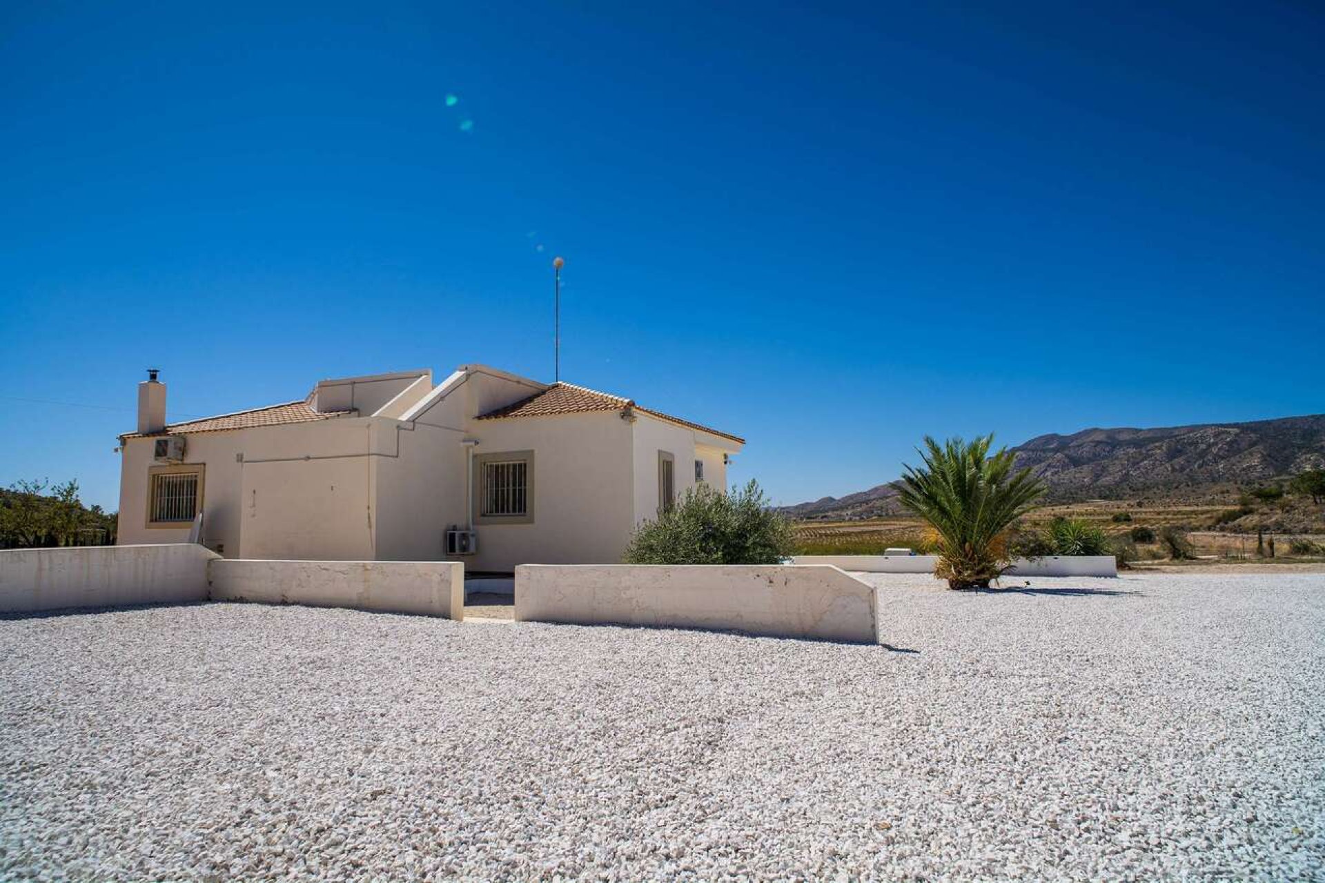 Resale - Villa -
Pinoso - Inland
