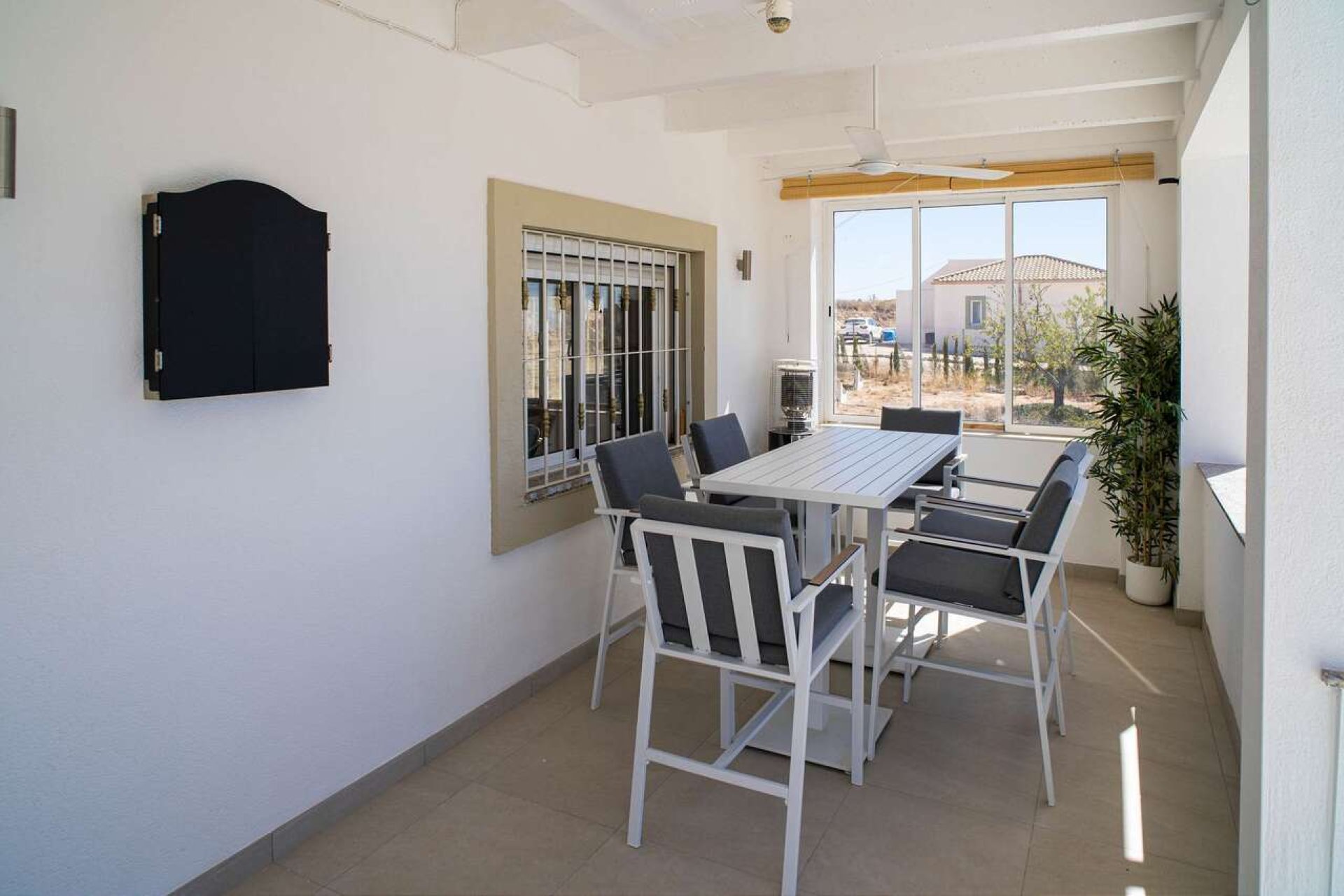 Resale - Villa -
Pinoso - Inland