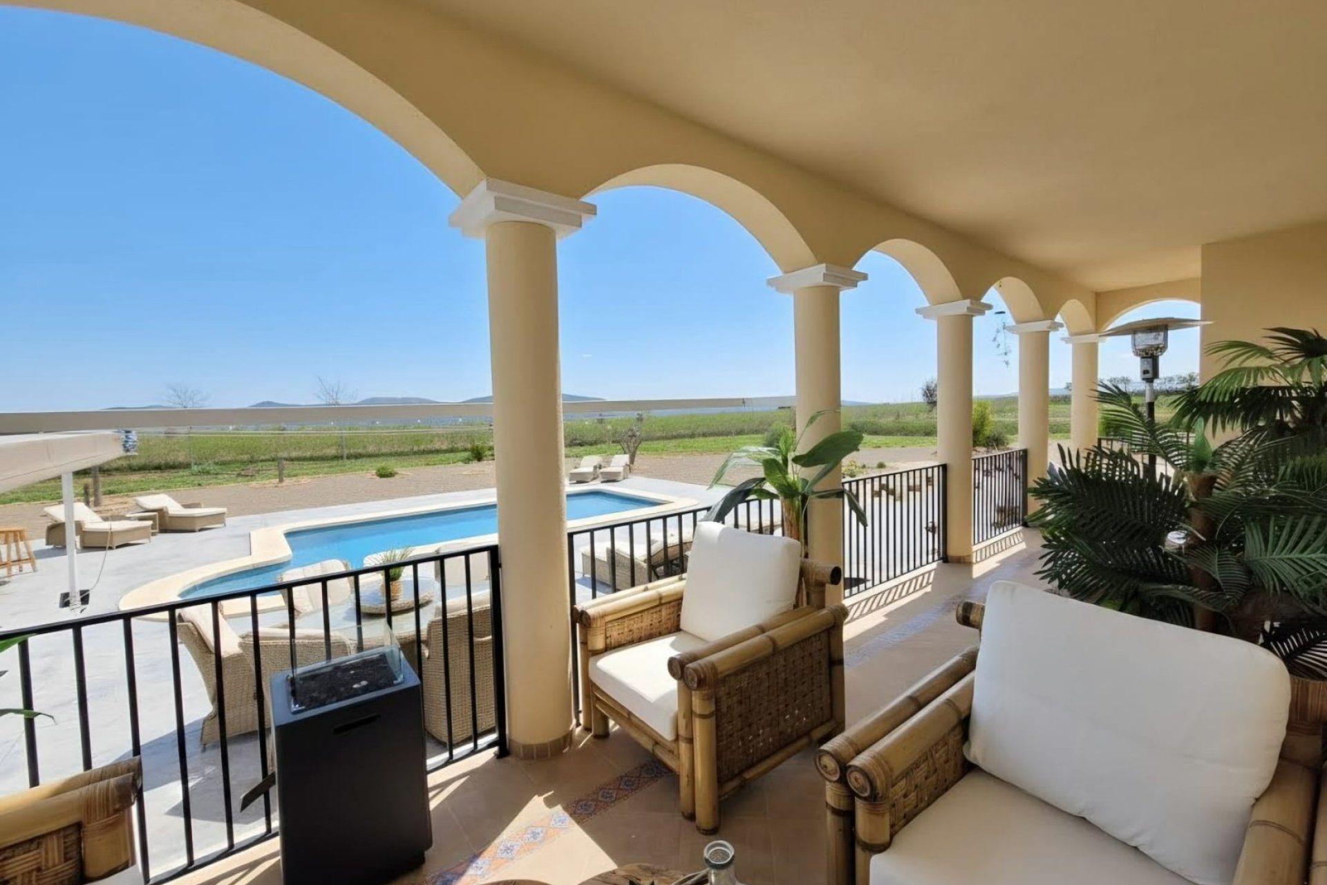 Resale - Villa -
Pinoso - Inland