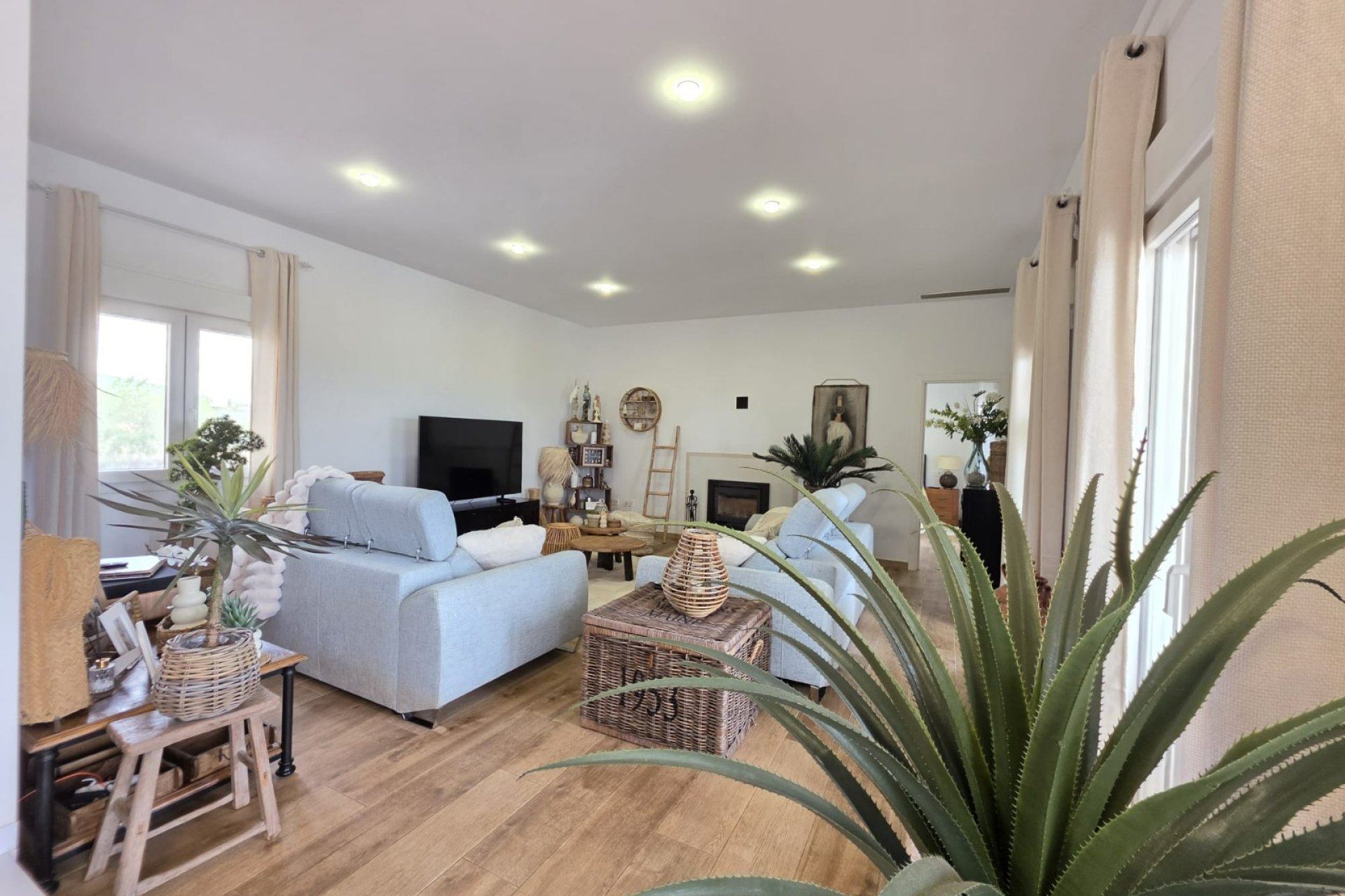 Resale - Villa -
Pinoso - Inland