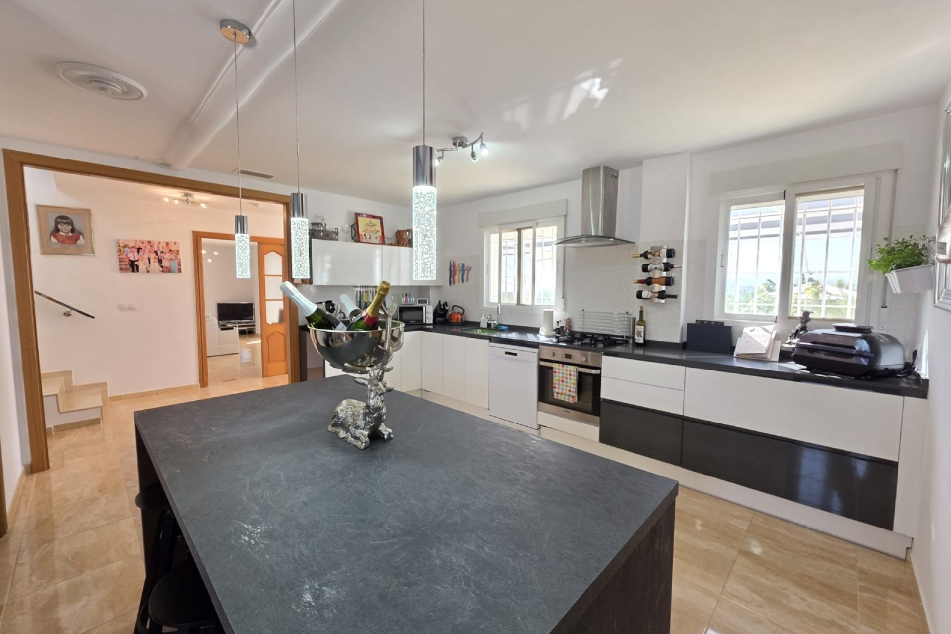 Resale - Villa -
Pinoso - Inland