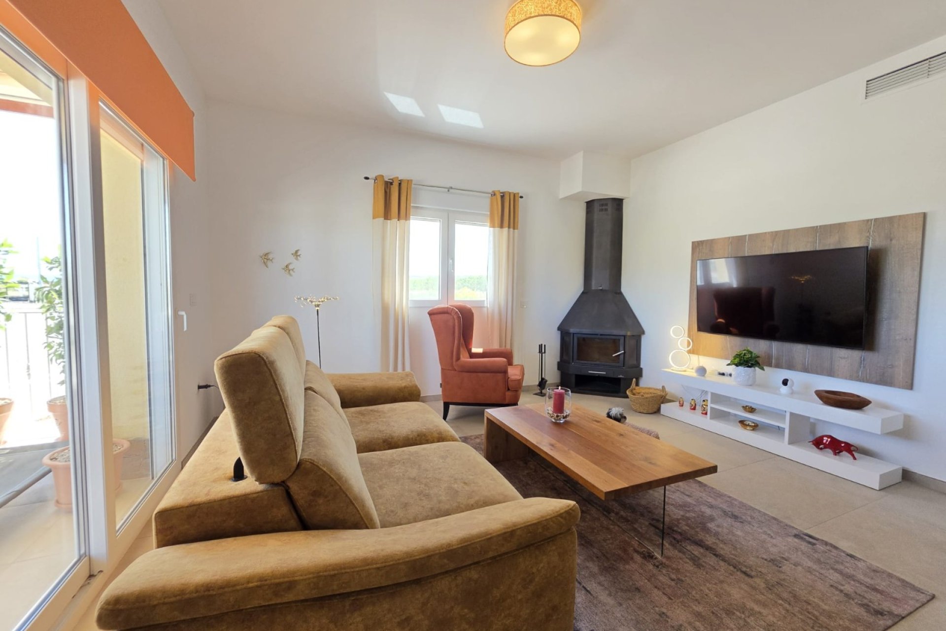 Resale - Villa -
Pinoso - Inland