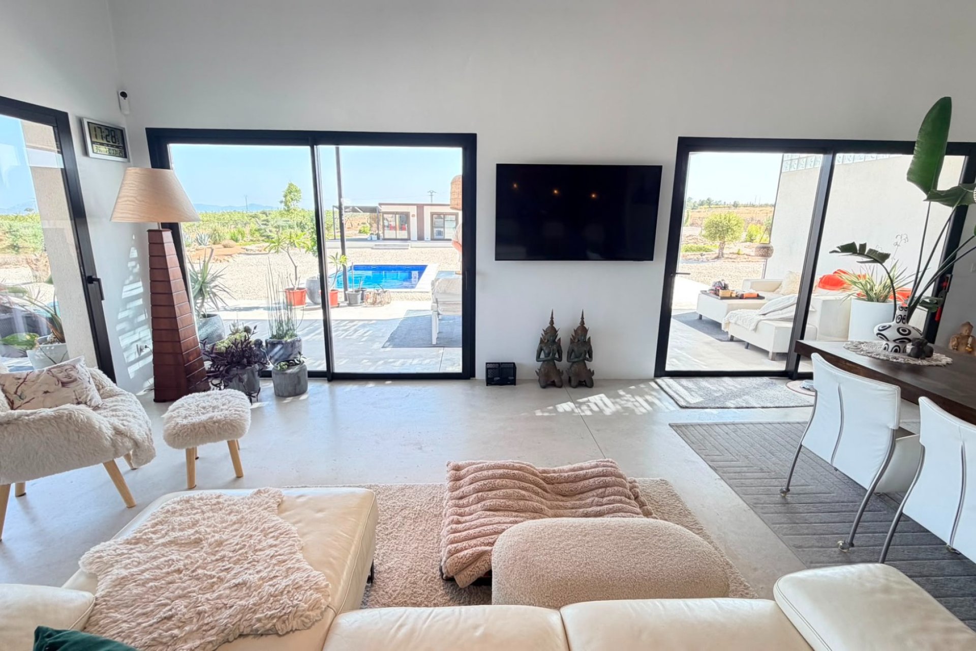 Resale - Villa -
Pinoso - Inland
