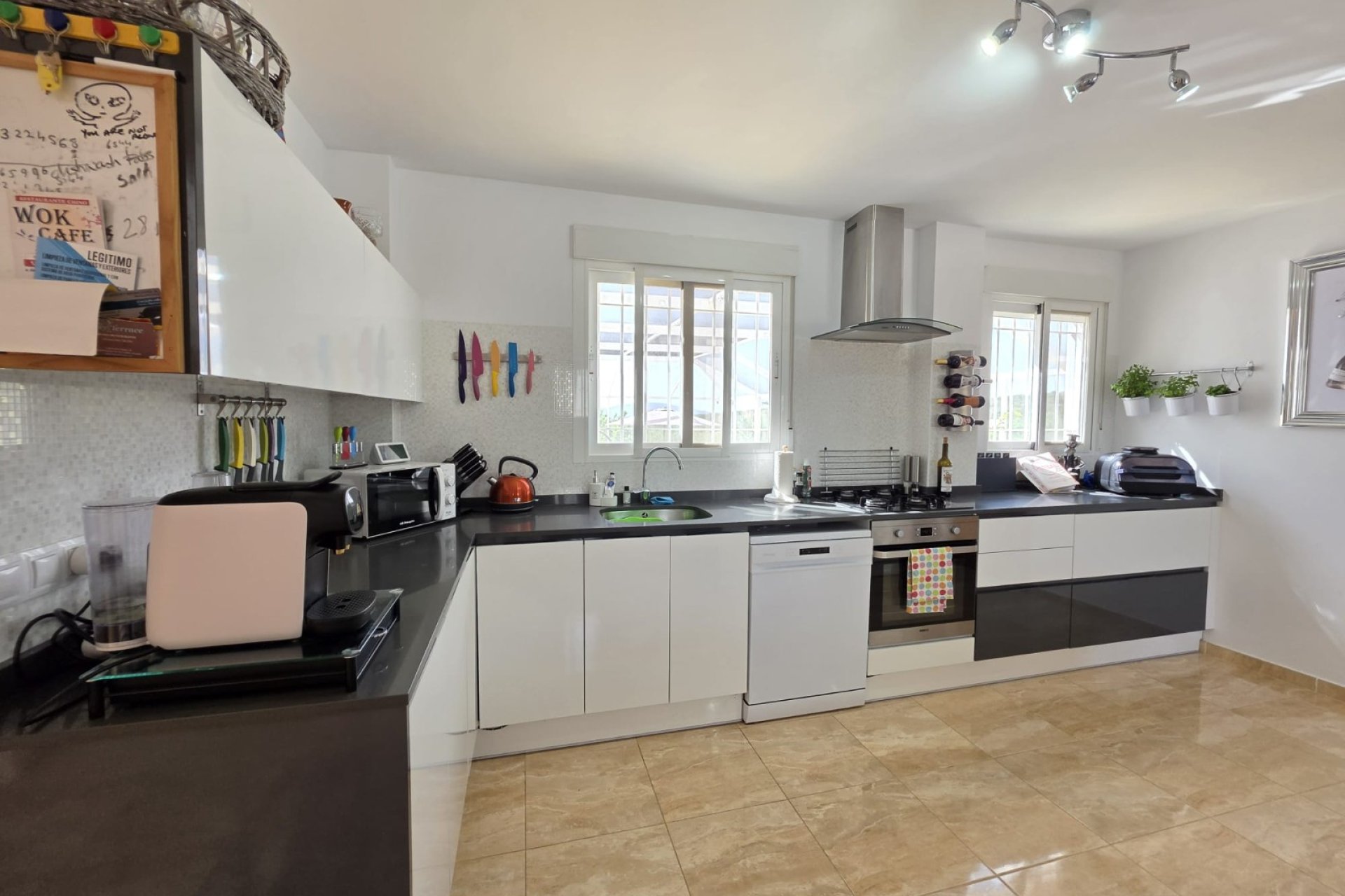 Resale - Villa -
Pinoso - Inland