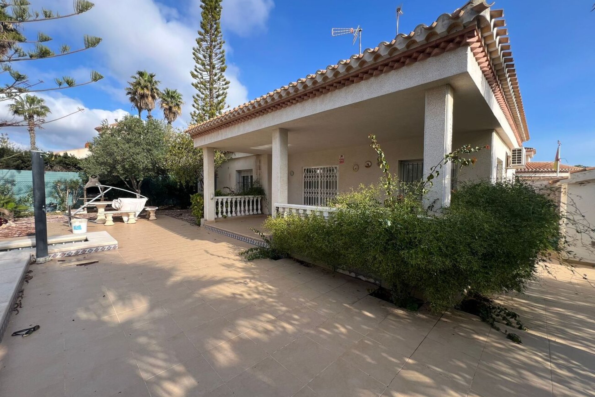 Resale - Villa -
Playa Flamenca