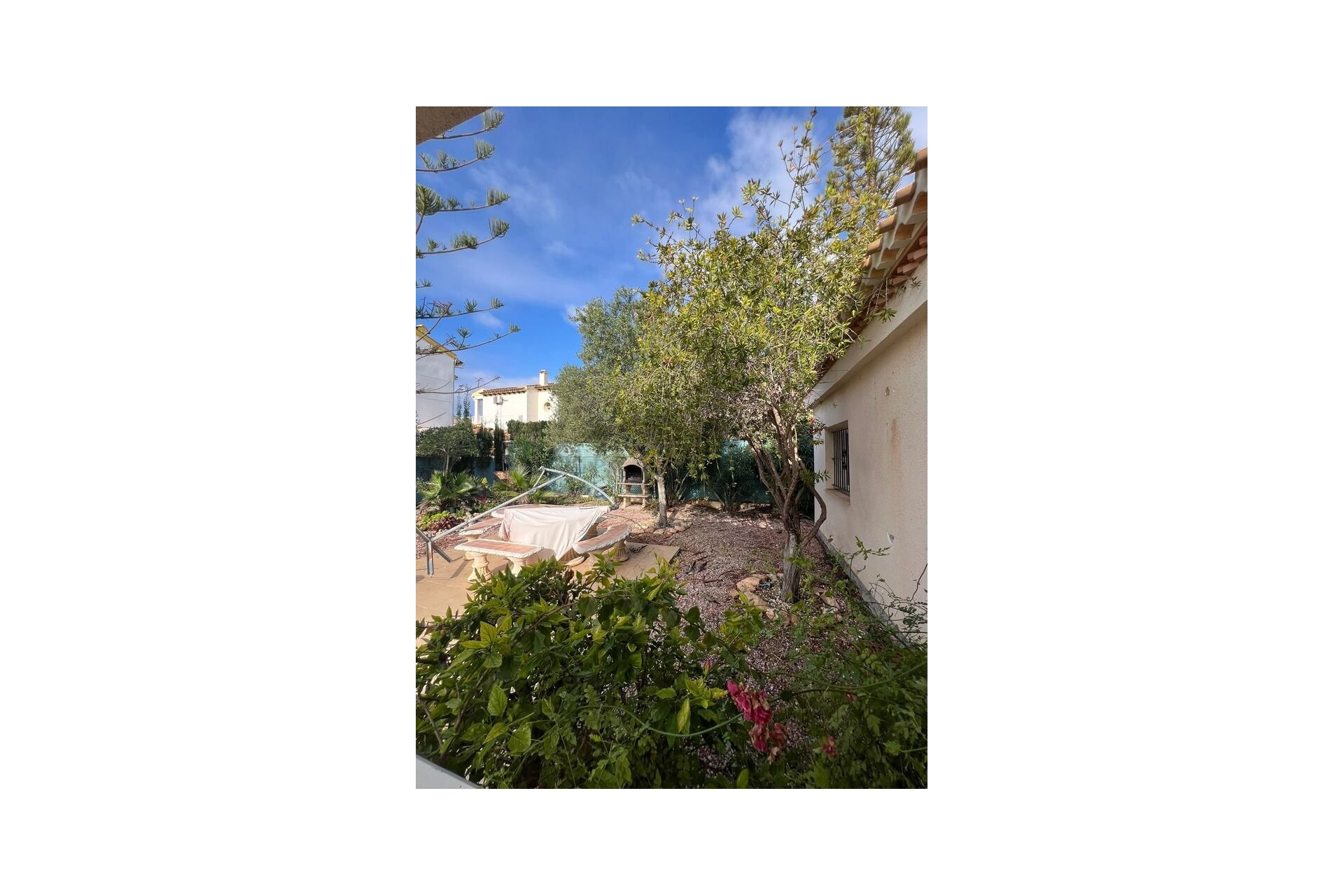 Resale - Villa -
Playa Flamenca