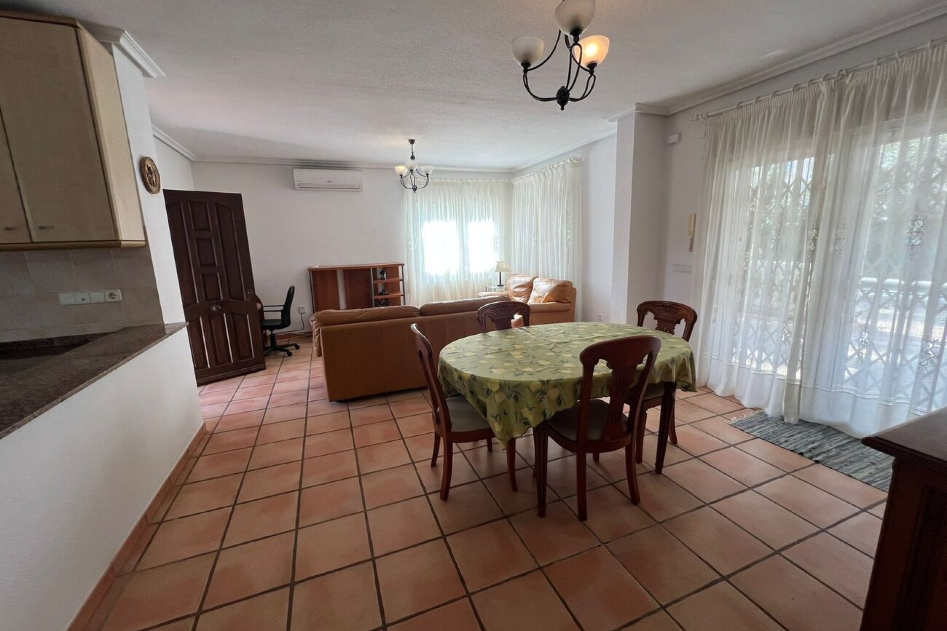Resale - Villa -
Playa Flamenca