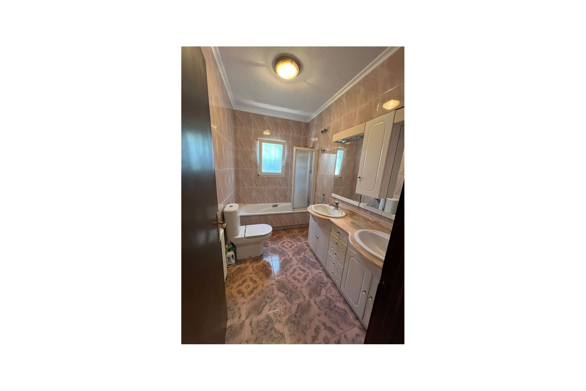 Resale - Villa -
Playa Flamenca