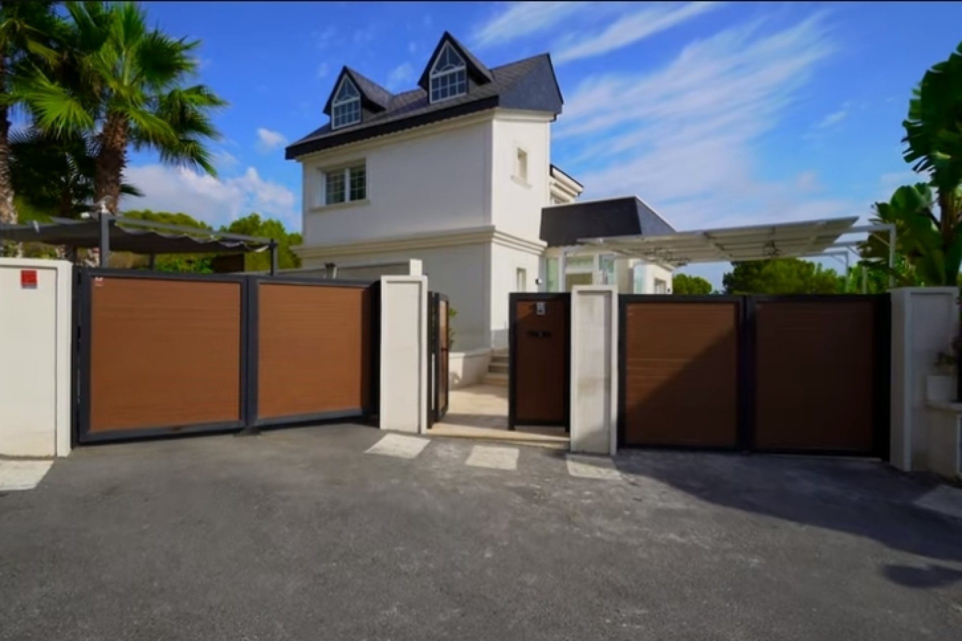 Resale - Villa -
Polop - Costa Blanca