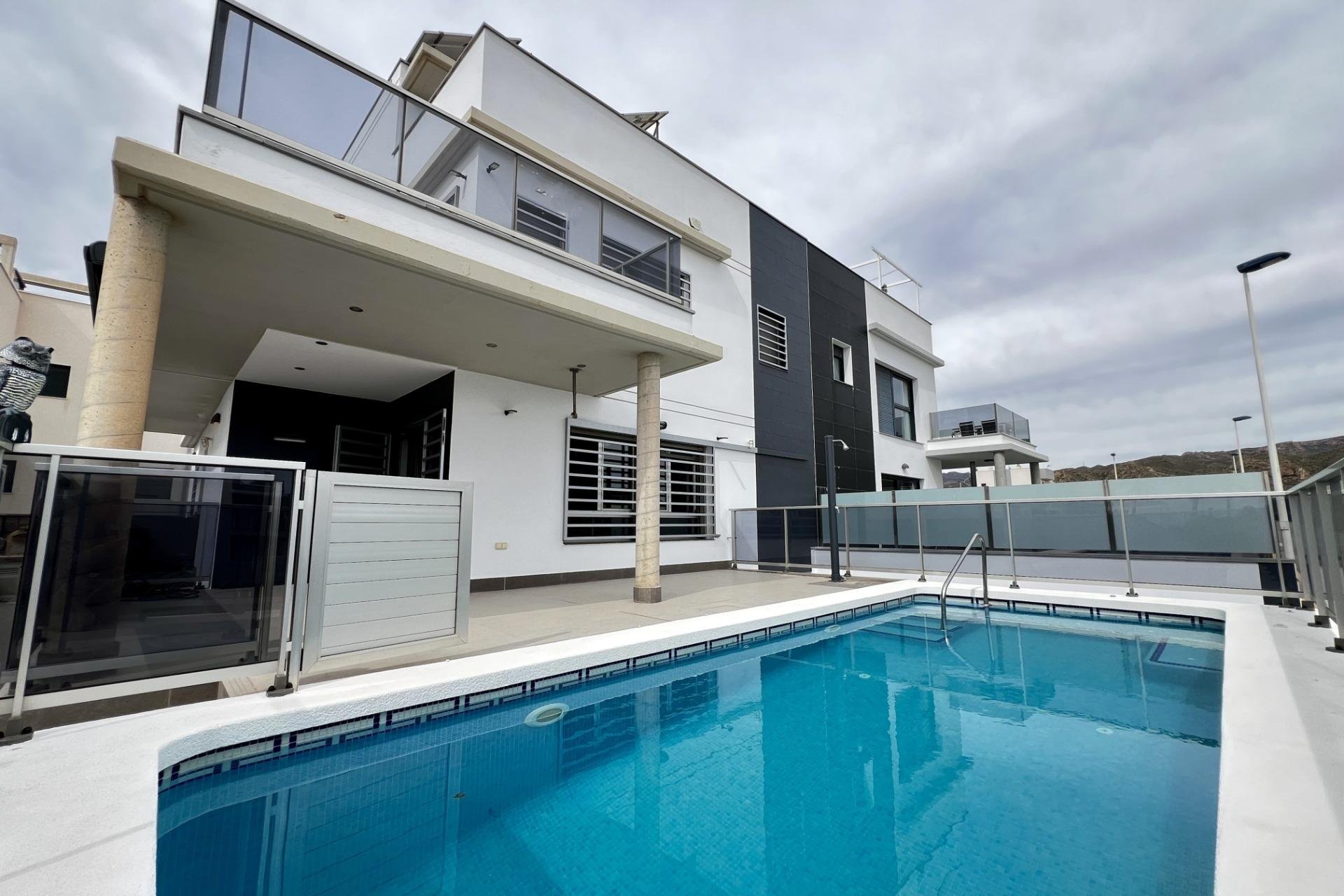 Resale - Villa -
Puerto de Mazarron - El Alamillo