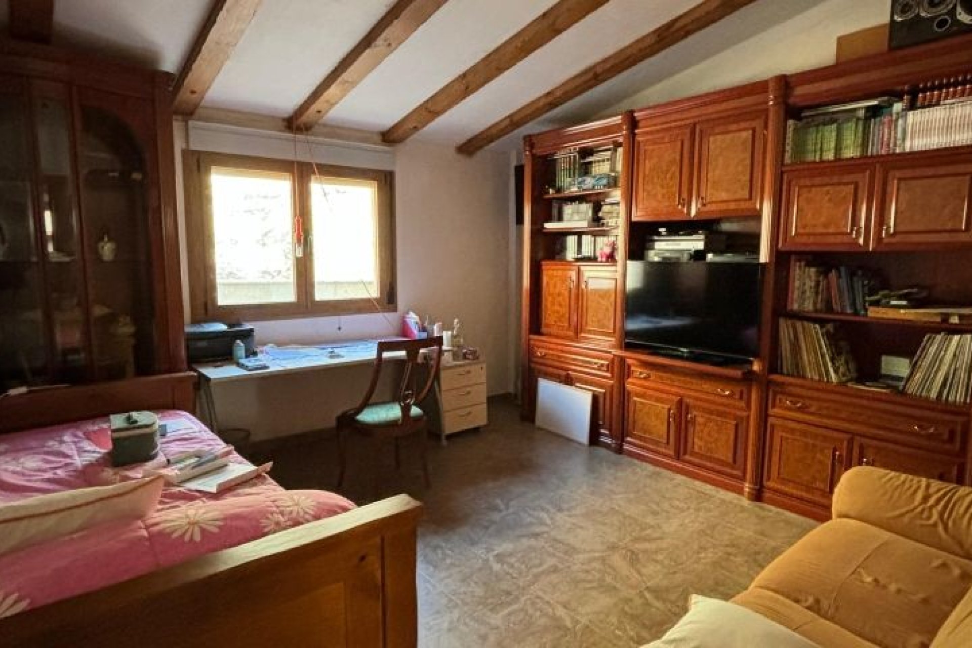 Resale - Villa -
Redován - Inland