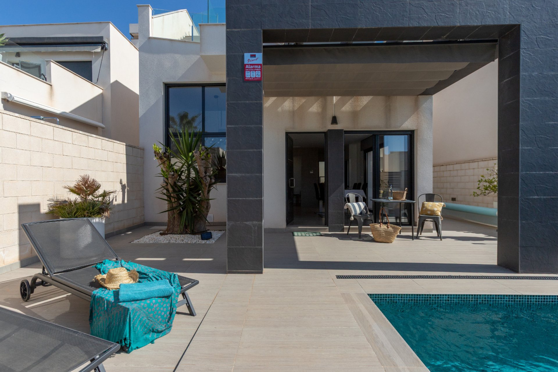 Resale - Villa -
Rojales - Inland