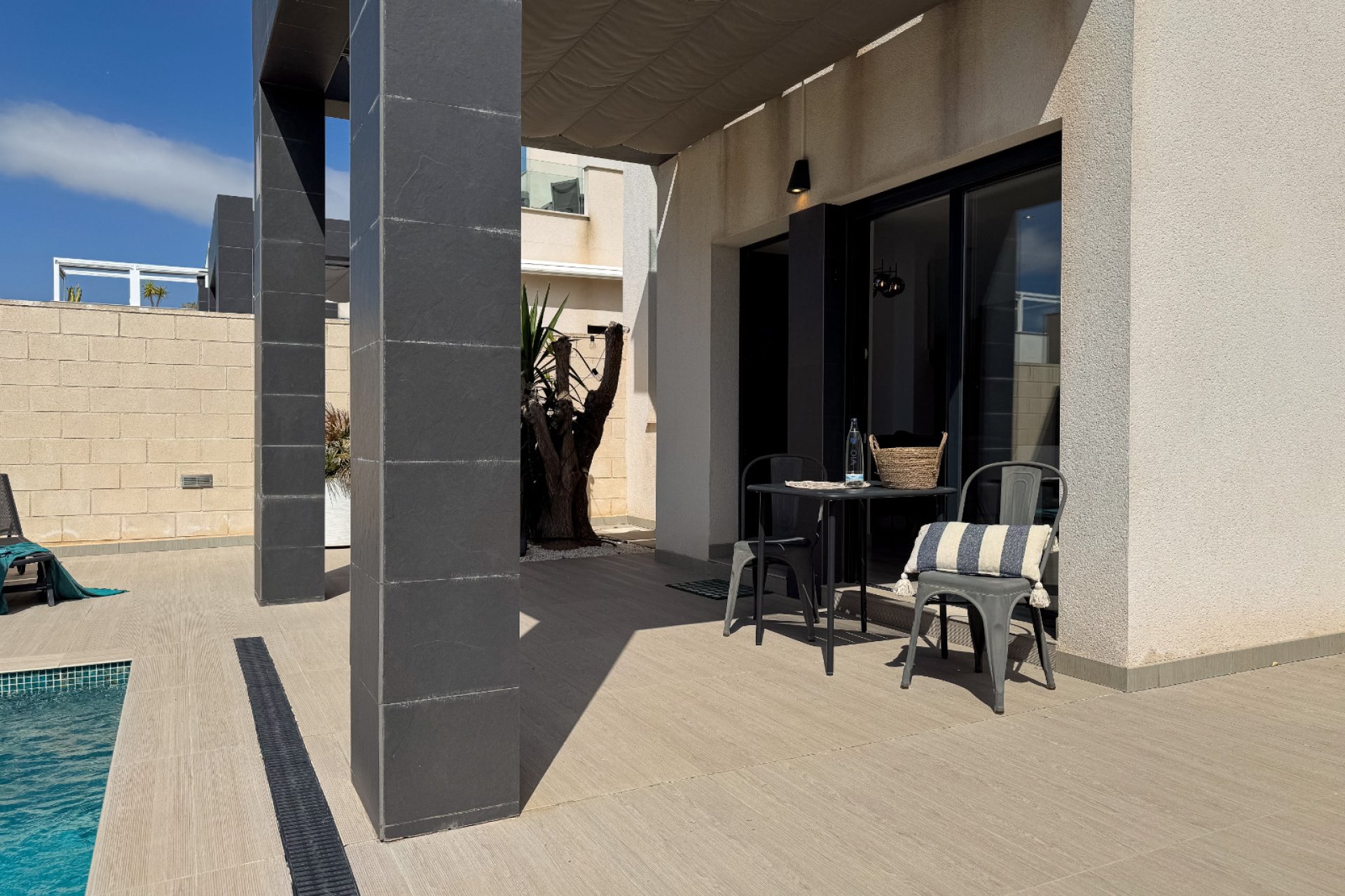 Resale - Villa -
Rojales - Inland