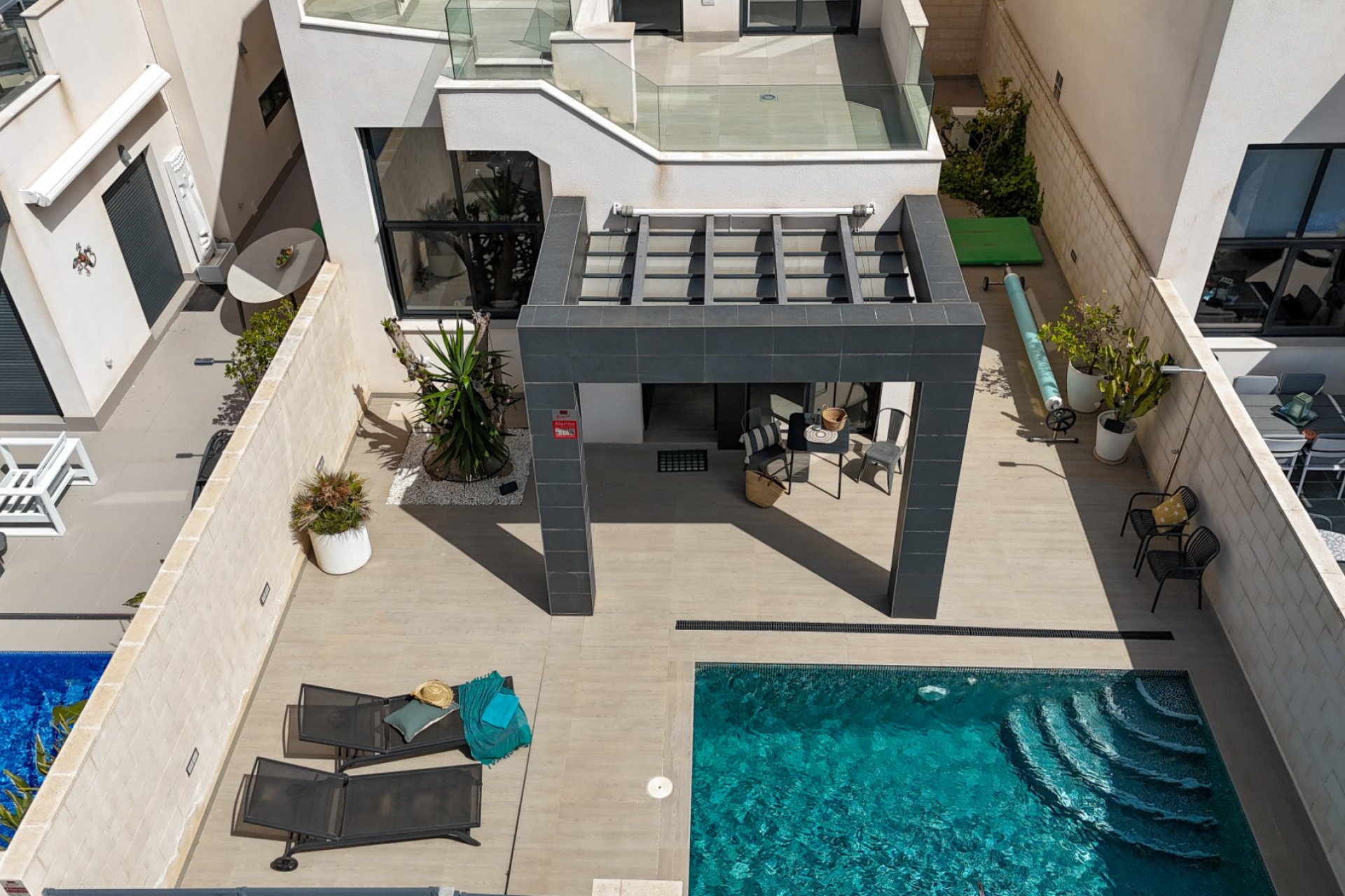 Resale - Villa -
Rojales - Inland