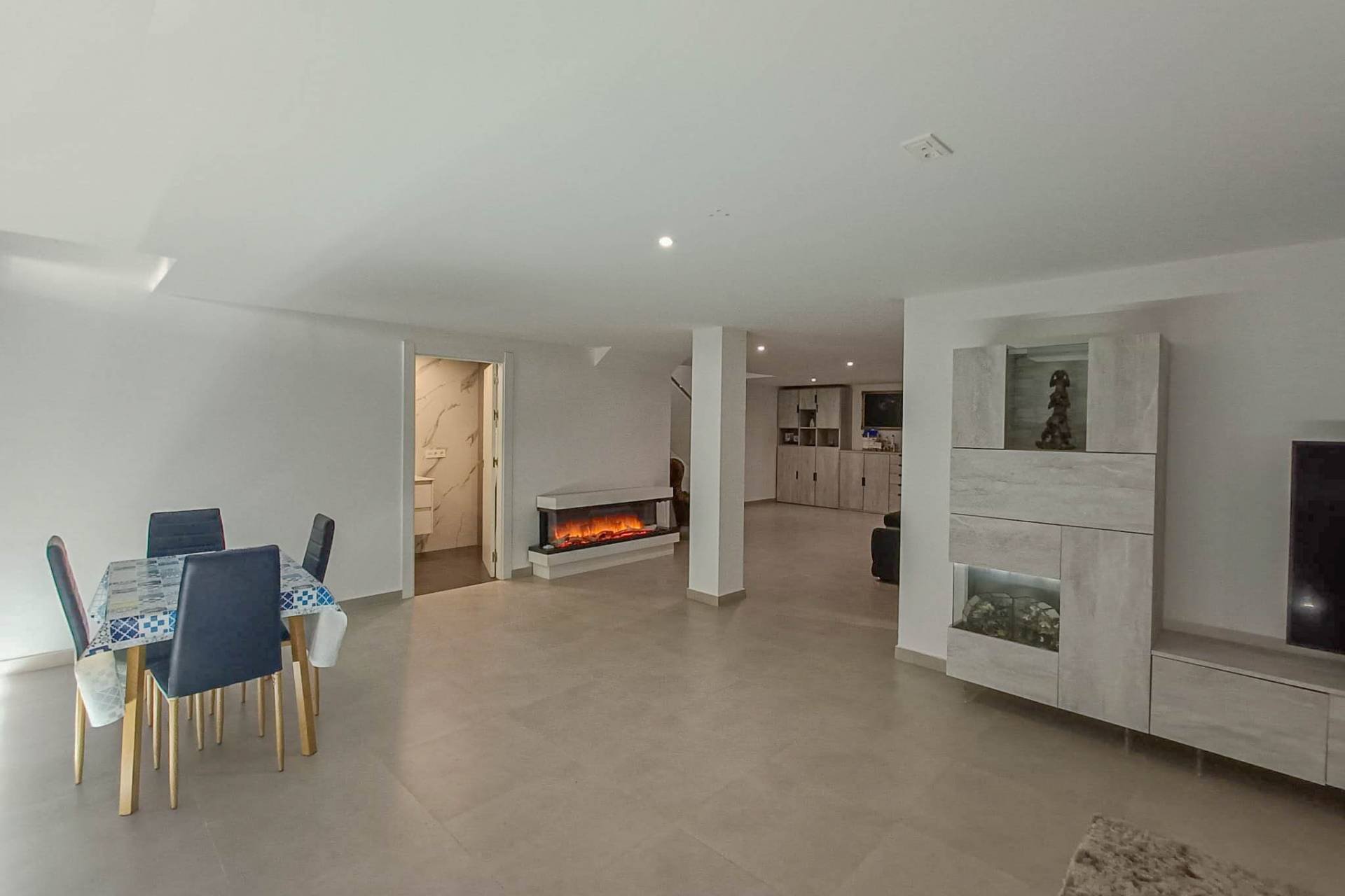 Resale - Villa -
Rojales - Inland