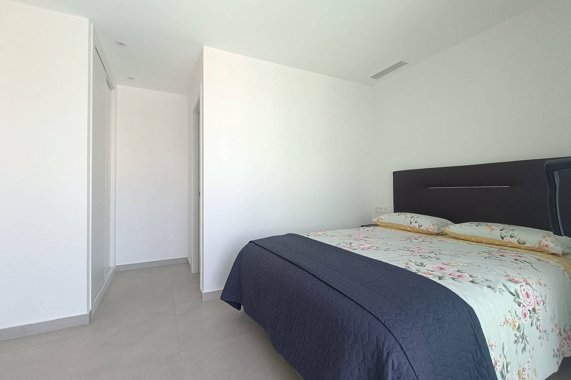 Resale - Villa -
Rojales - Inland