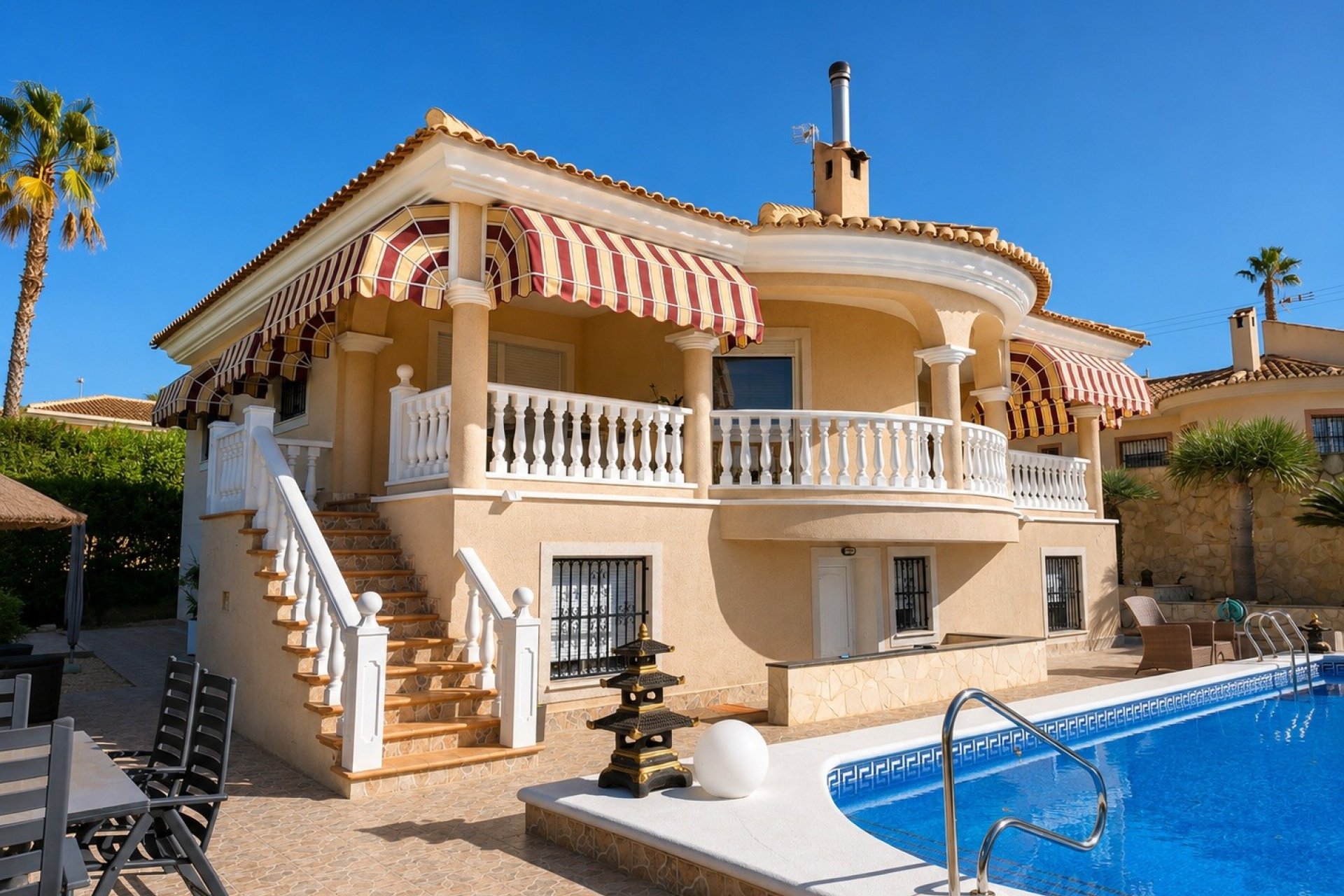 Resale - Villa -
Rojales - Inland