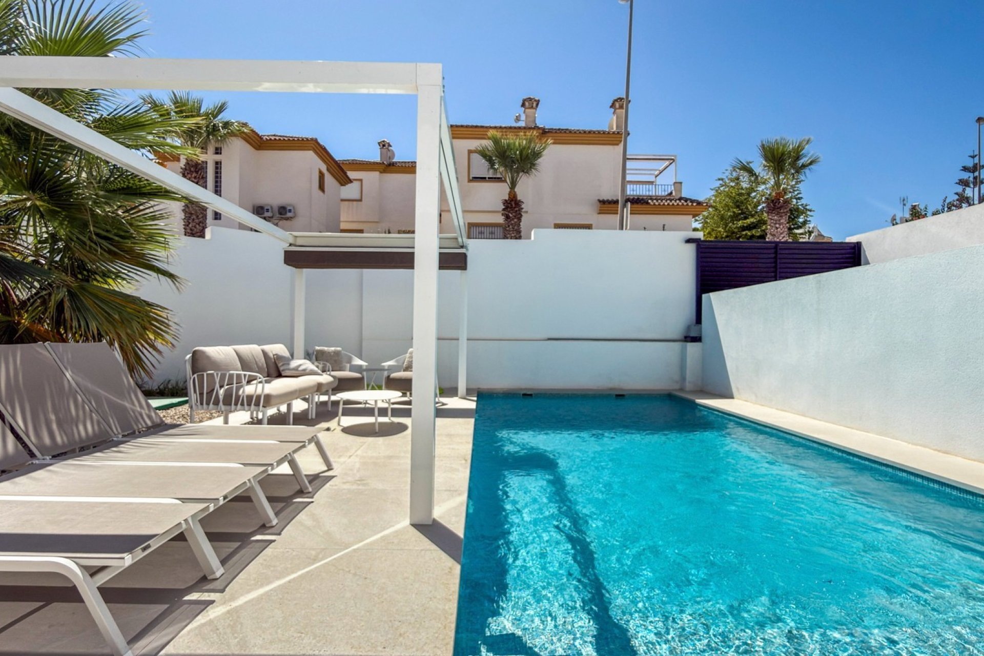 Resale - Villa -
Rojales - Inland