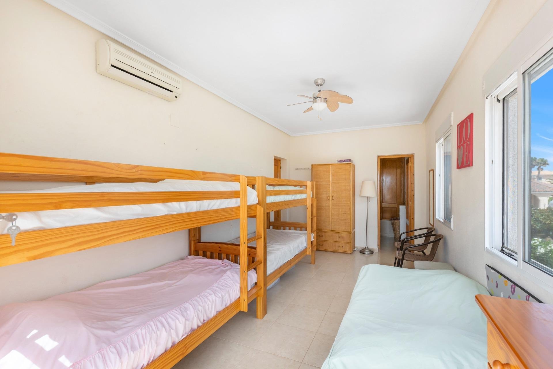 Resale - Villa -
San Fulgencio - La Marina