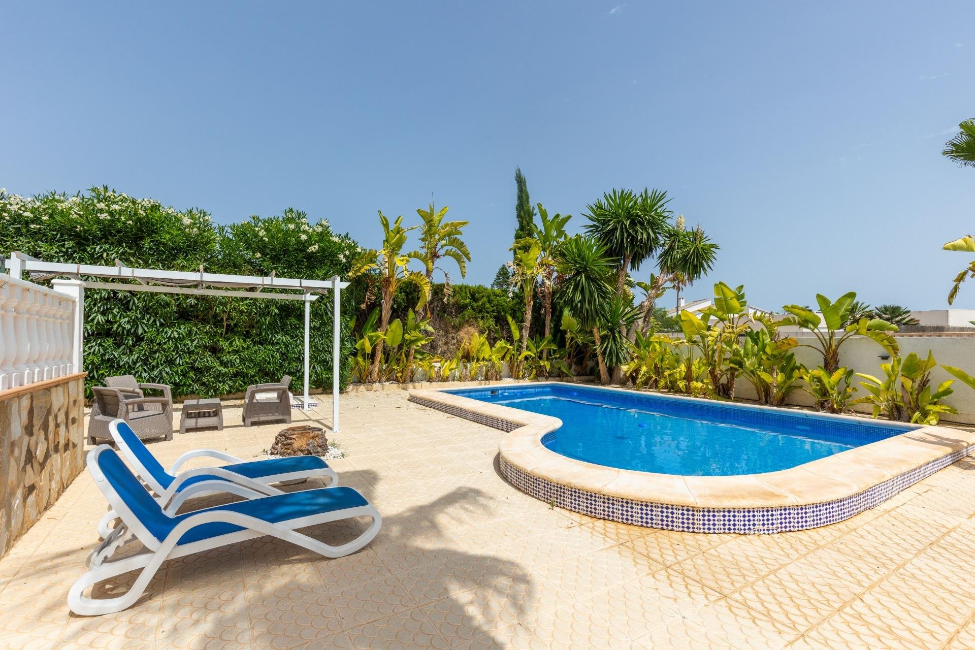 Resale - Villa -
San Fulgencio - La Marina