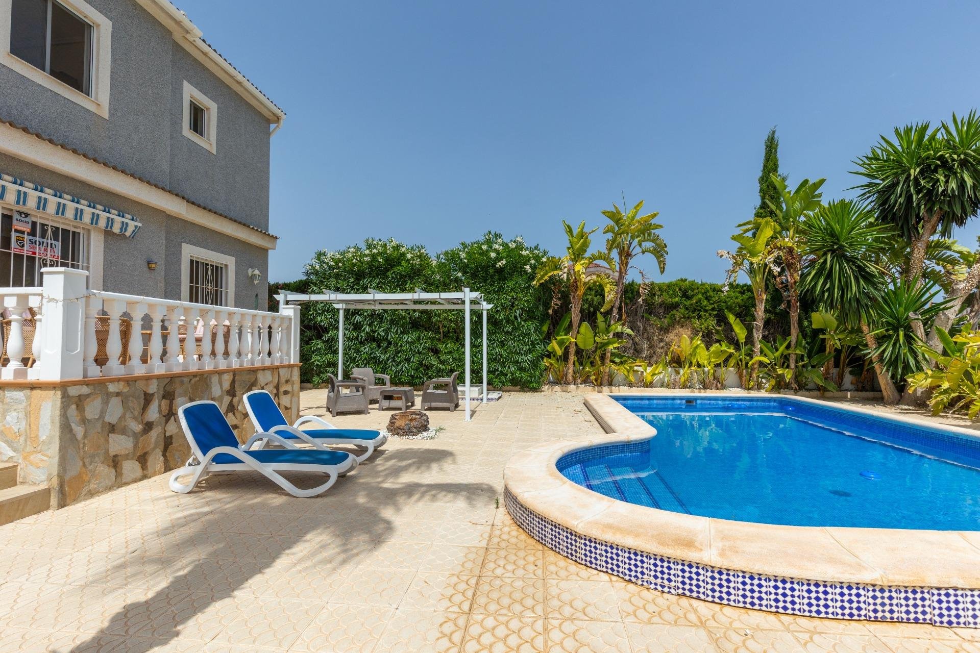 Resale - Villa -
San Fulgencio - La Marina