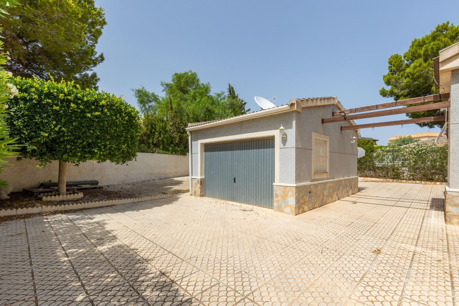 Resale - Villa -
San Fulgencio - La Marina