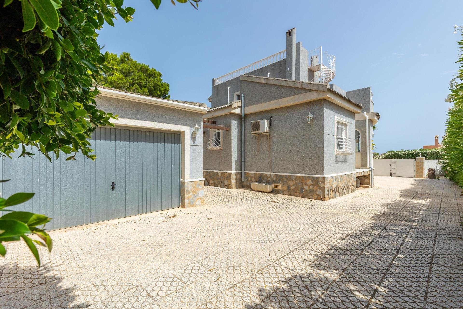 Resale - Villa -
San Fulgencio - La Marina
