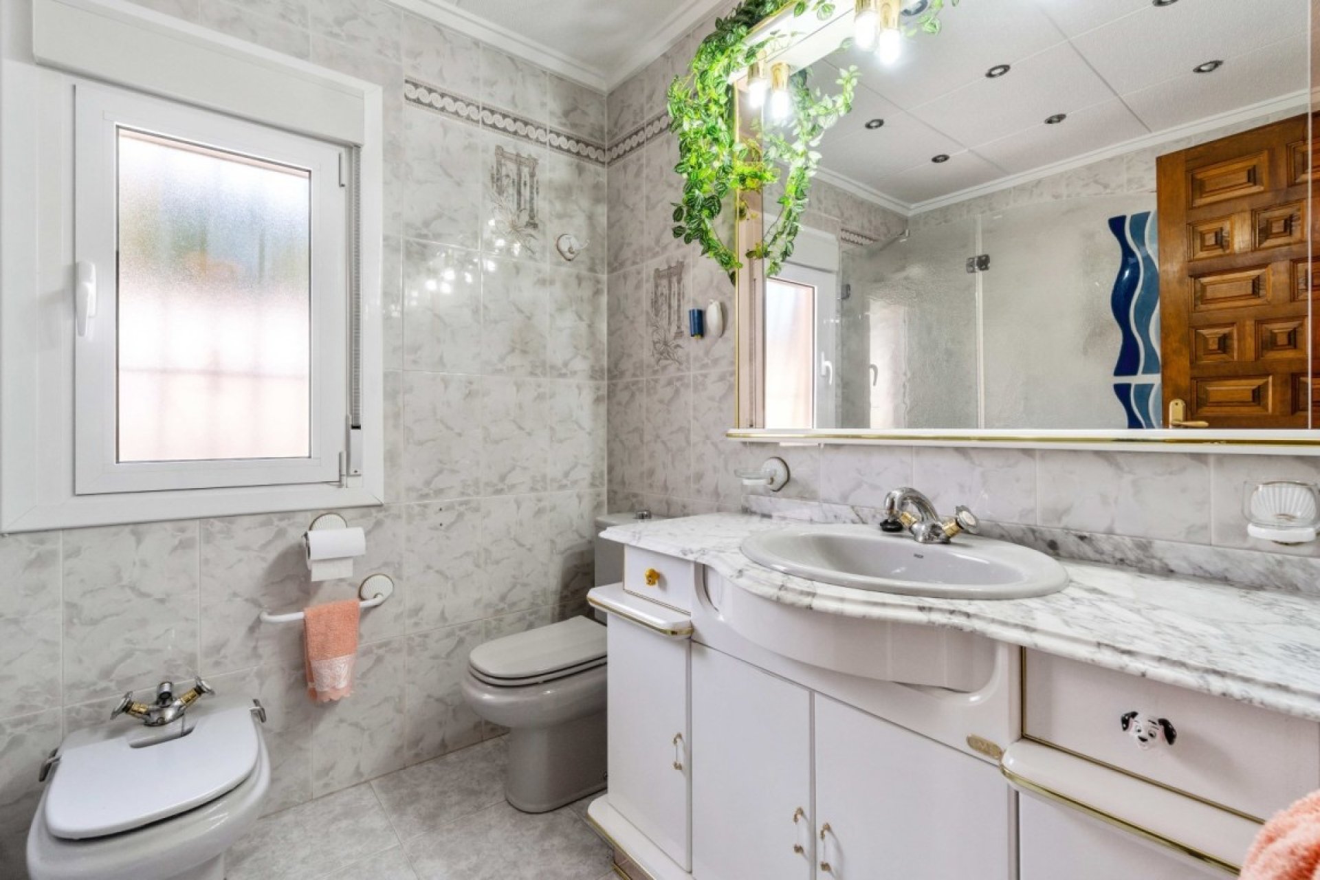 Resale - Villa -
San Luis - Inland