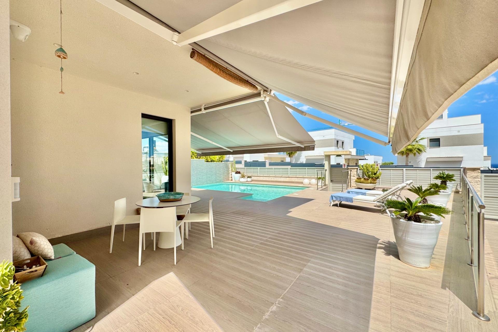 Resale - Villa -
San Miguel de Salinas - Bellavista