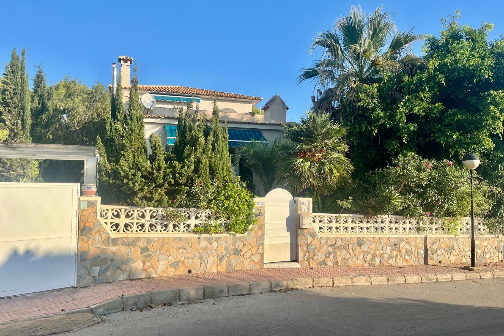 Resale - Villa -
San Miguel de Salinas - Blue Lagoon