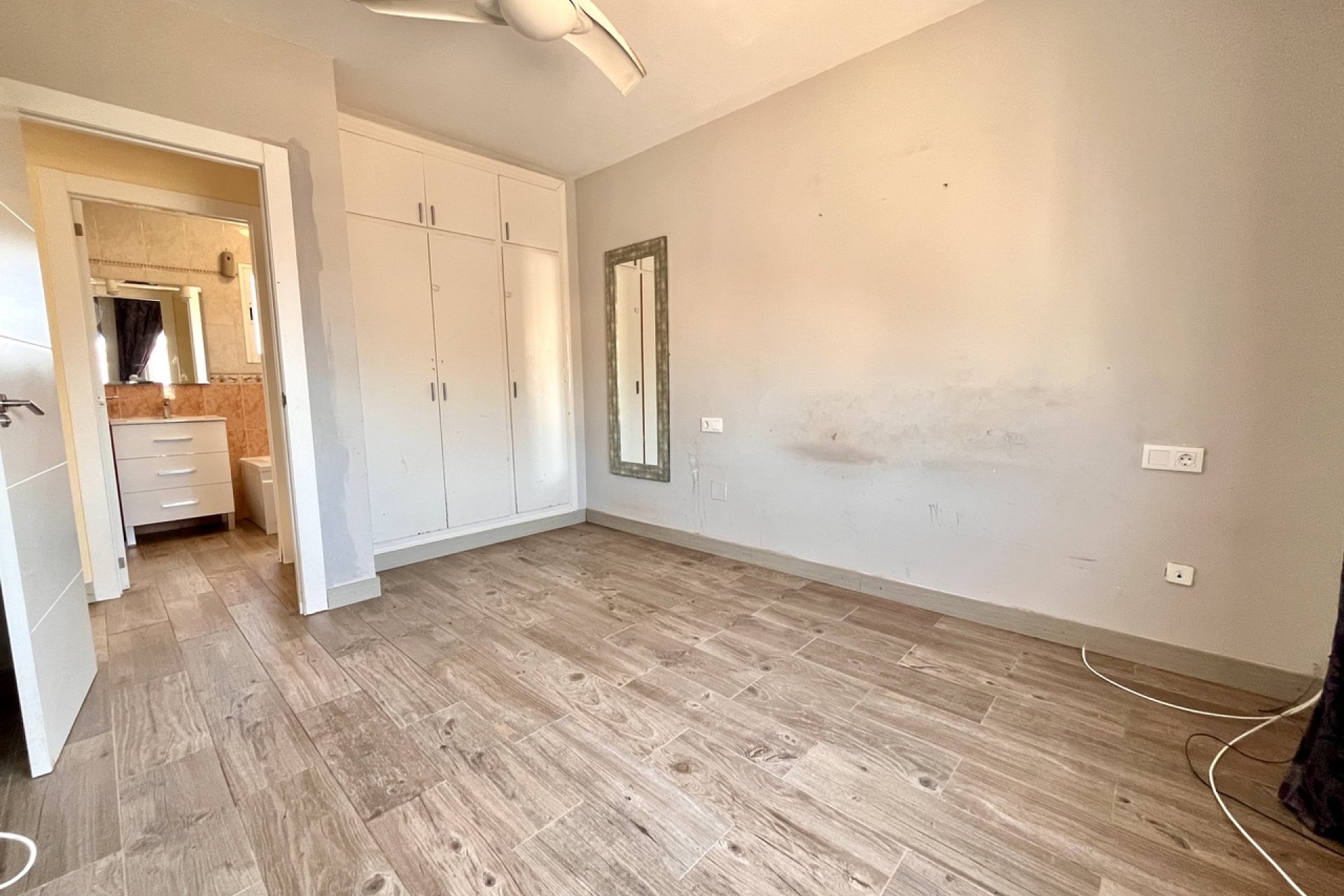 Resale - Villa -
San Miguel de Salinas - Inland