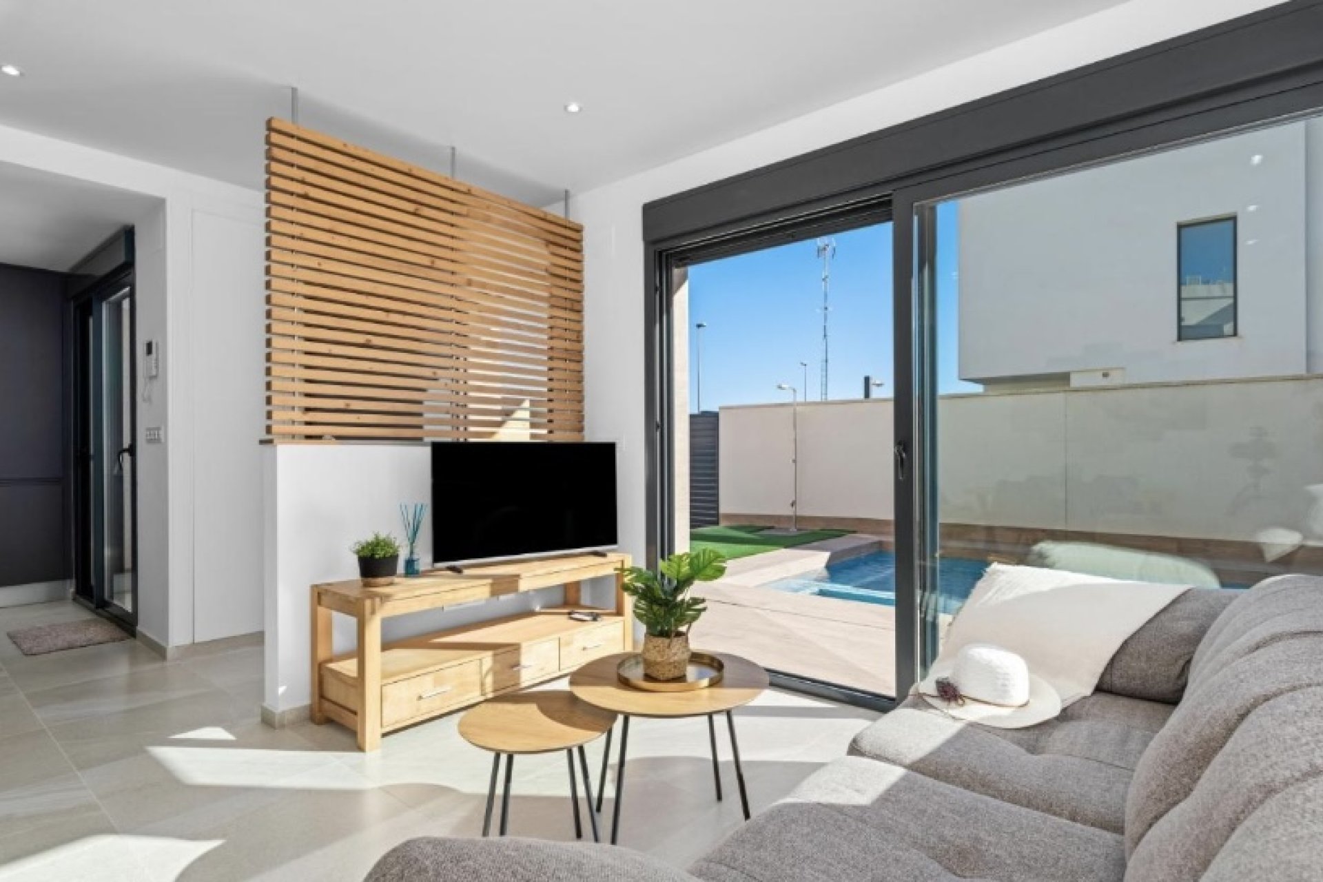 Resale - Villa -
San Miguel de Salinas - Inland