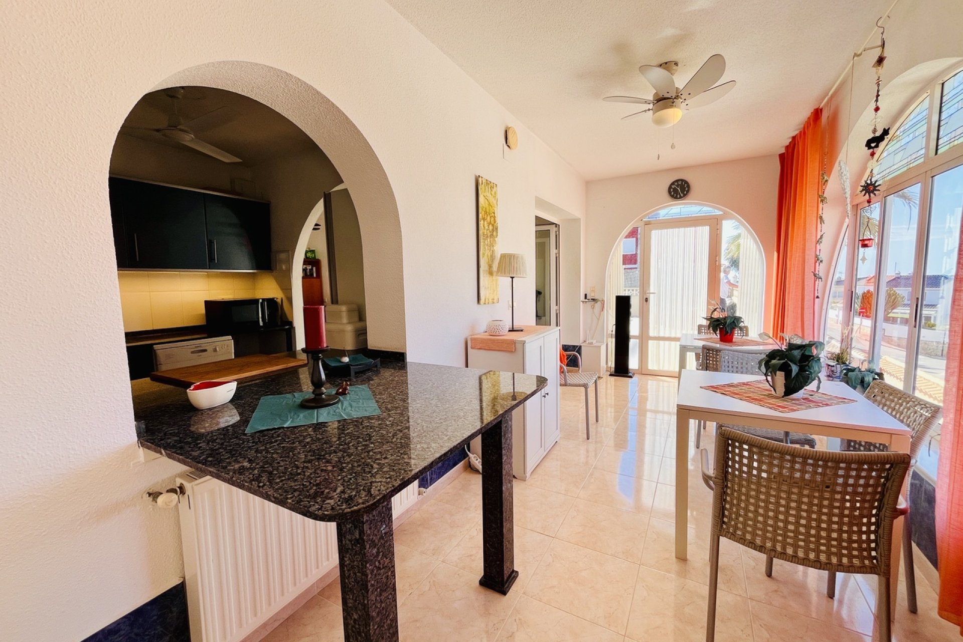 Resale - Villa -
San Miguel de Salinas - Inland