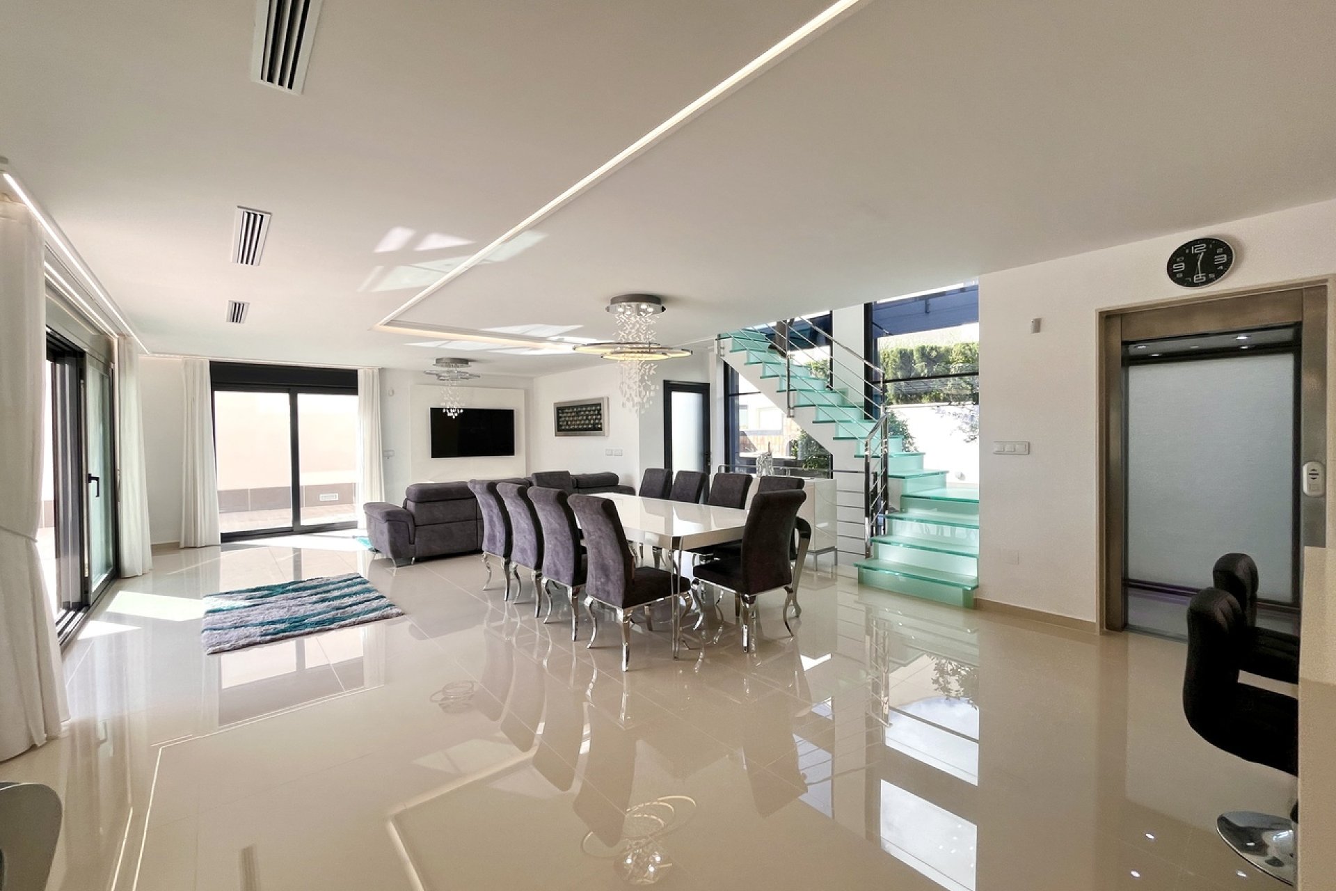 Resale - Villa -
San Miguel de Salinas - Inland