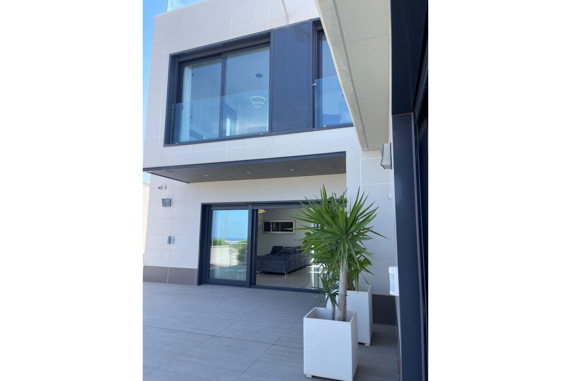 Resale - Villa -
San Miguel de Salinas - Inland