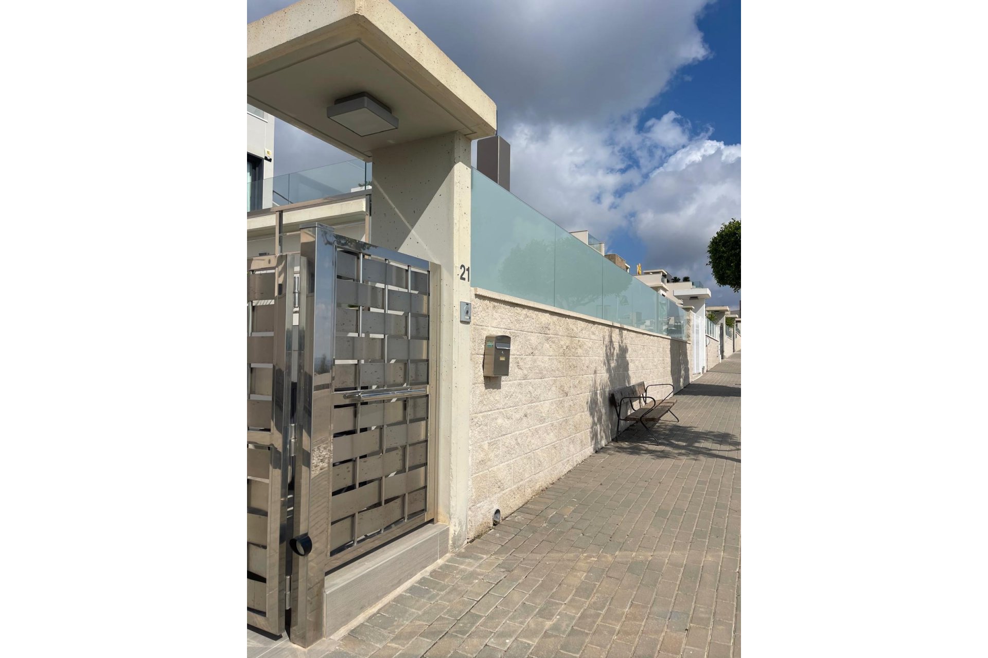 Resale - Villa -
San Miguel de Salinas - Inland